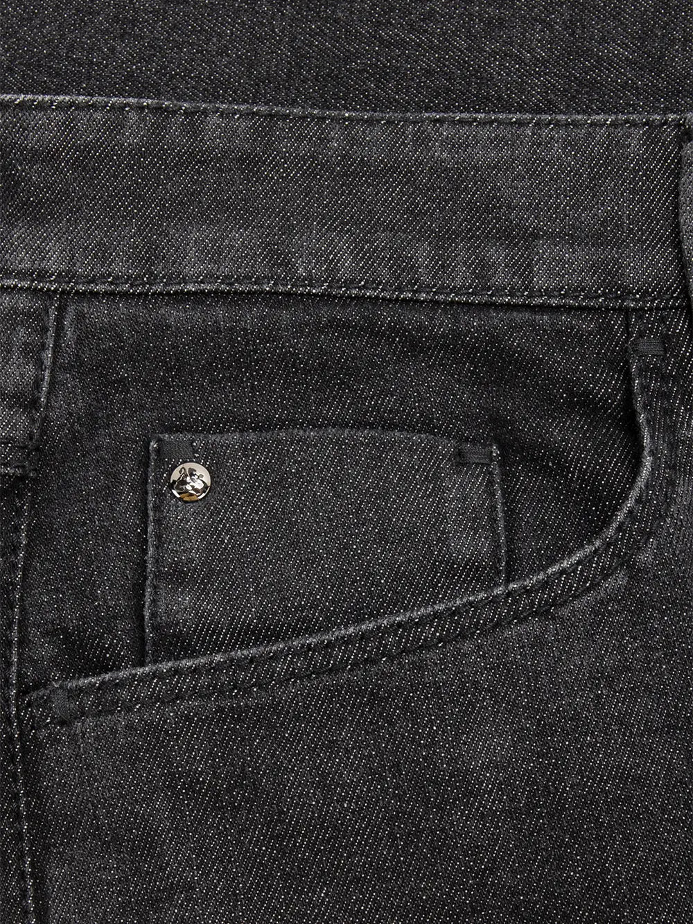 بنطلون جينز بقصة عادية مع رقعة من جلد العجل من جلد الغزال