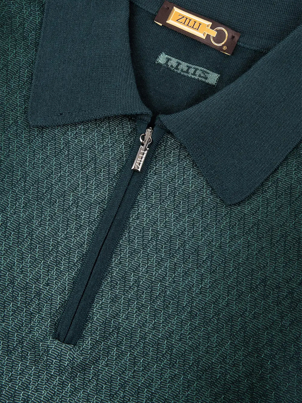 سترة بنقشة هندسية