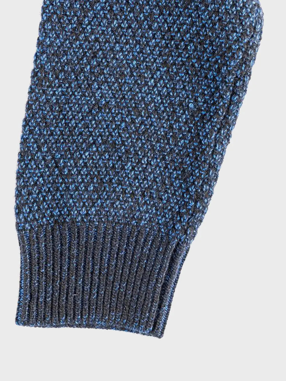 كنزة برقبة مستديرة