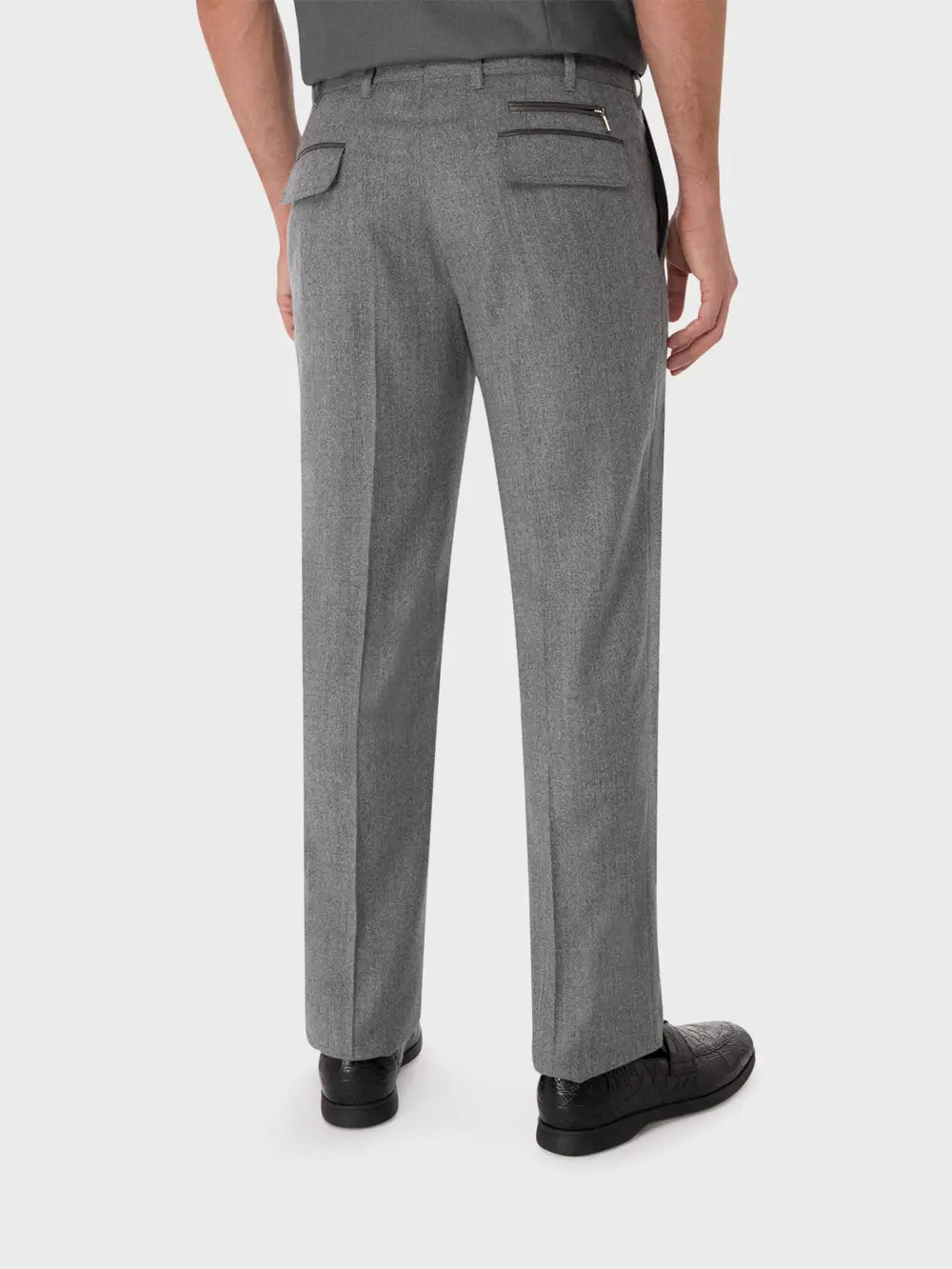 بنطلون من الصوف والفانيلا