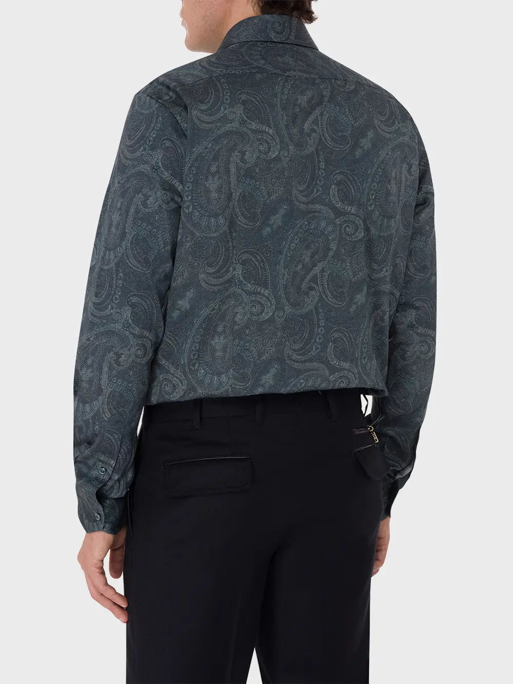 قميص بأكمام طويلة بنقشة بيزلي