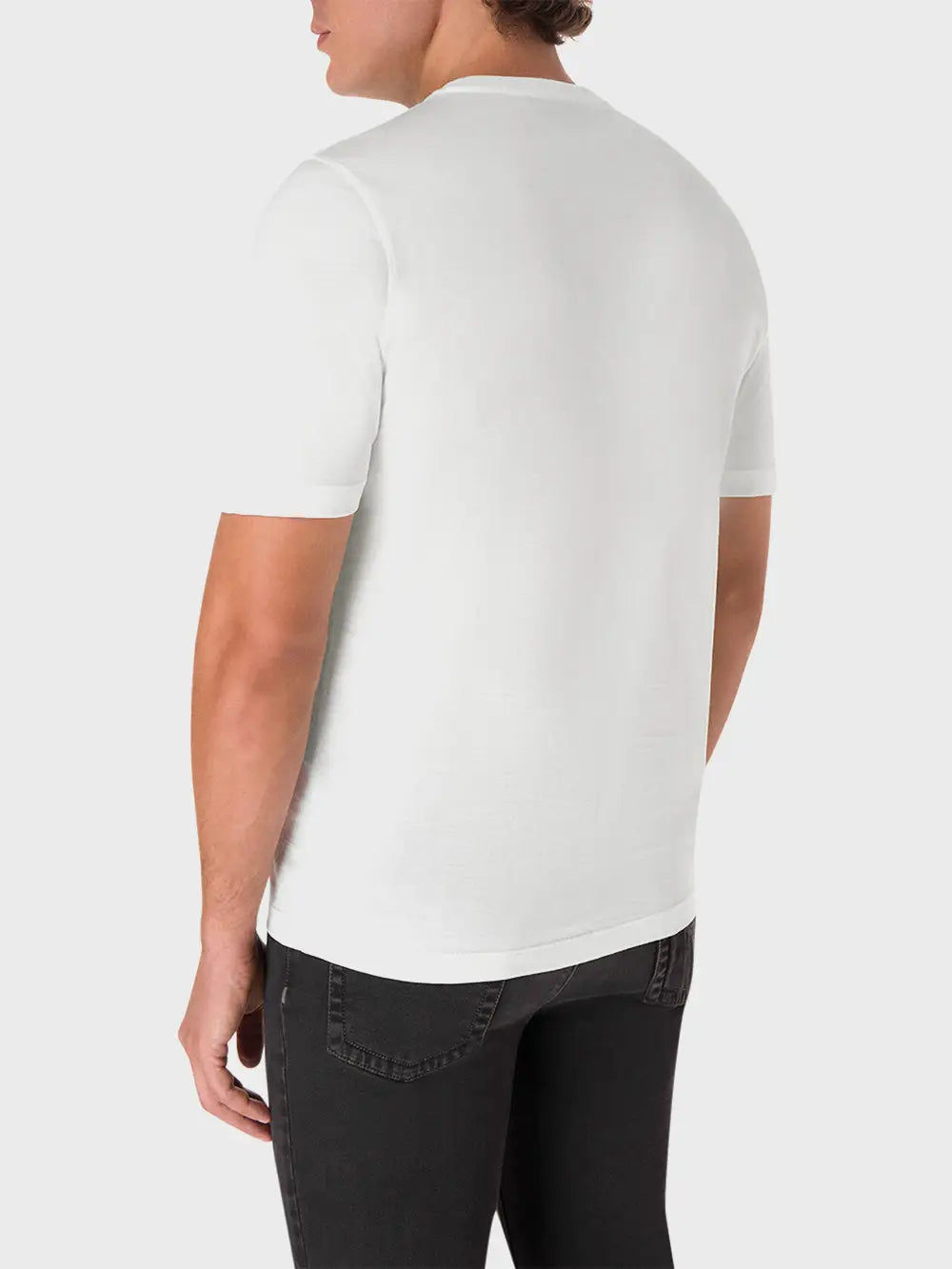 تي شيرت بتطريز أسد في مهب الريح