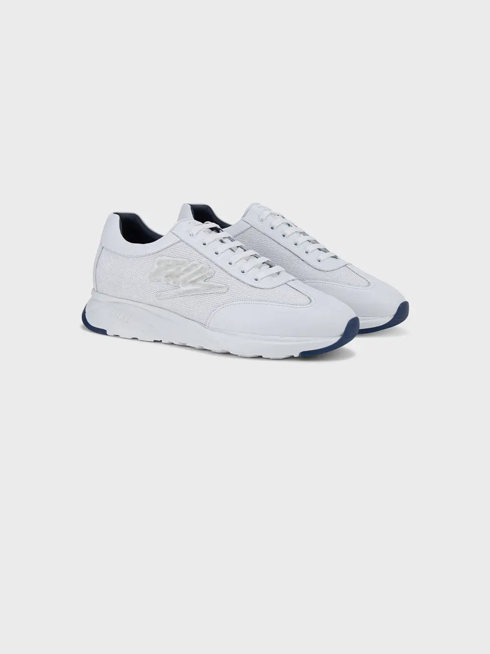 اركض بحذاء رياضي