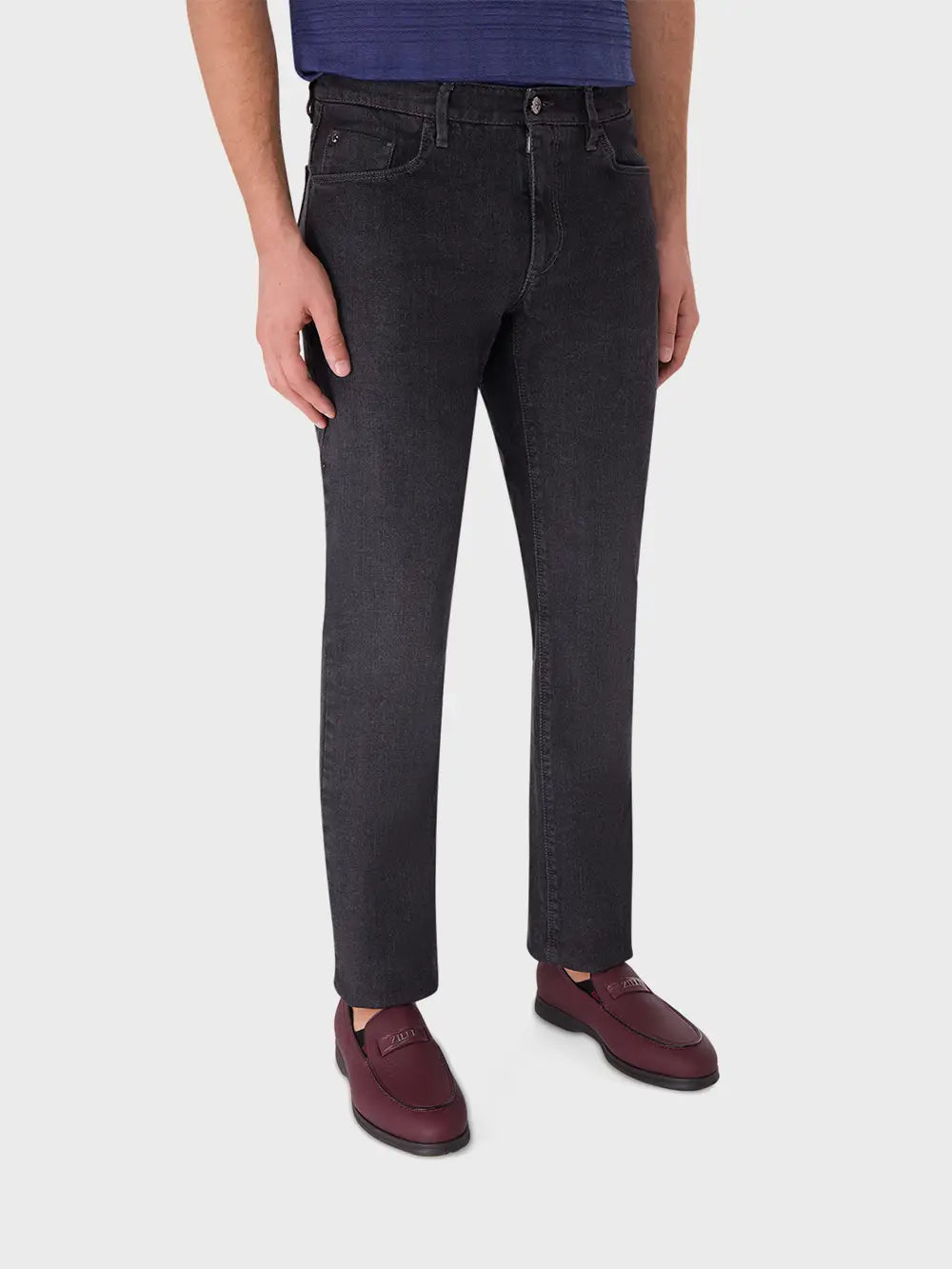 بنطال جينز قطني ضيق بقصة ضيقة مع رقعة من جلد الغزال