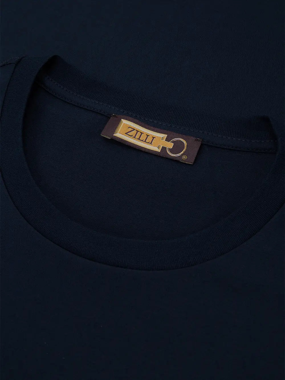 تي شيرت جريفون مرصع بجلد الخروف