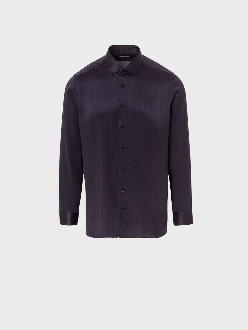 قميص حريري كلاسيكي بأكمام طويلة