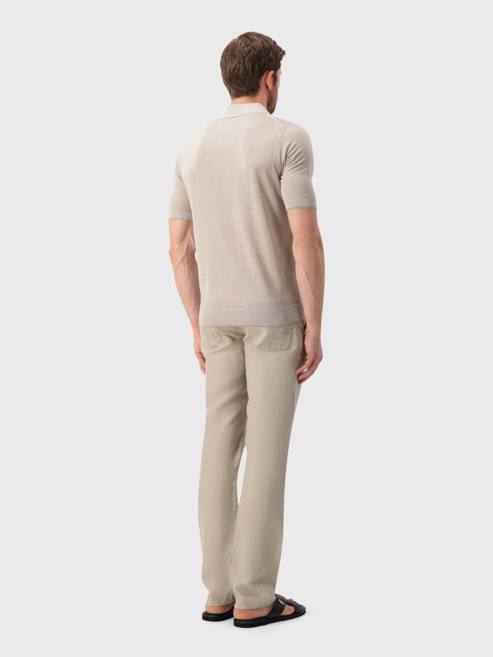 قميص بولو بنقشة حريرية بنقشة هندسية - باهت اللون الظبي