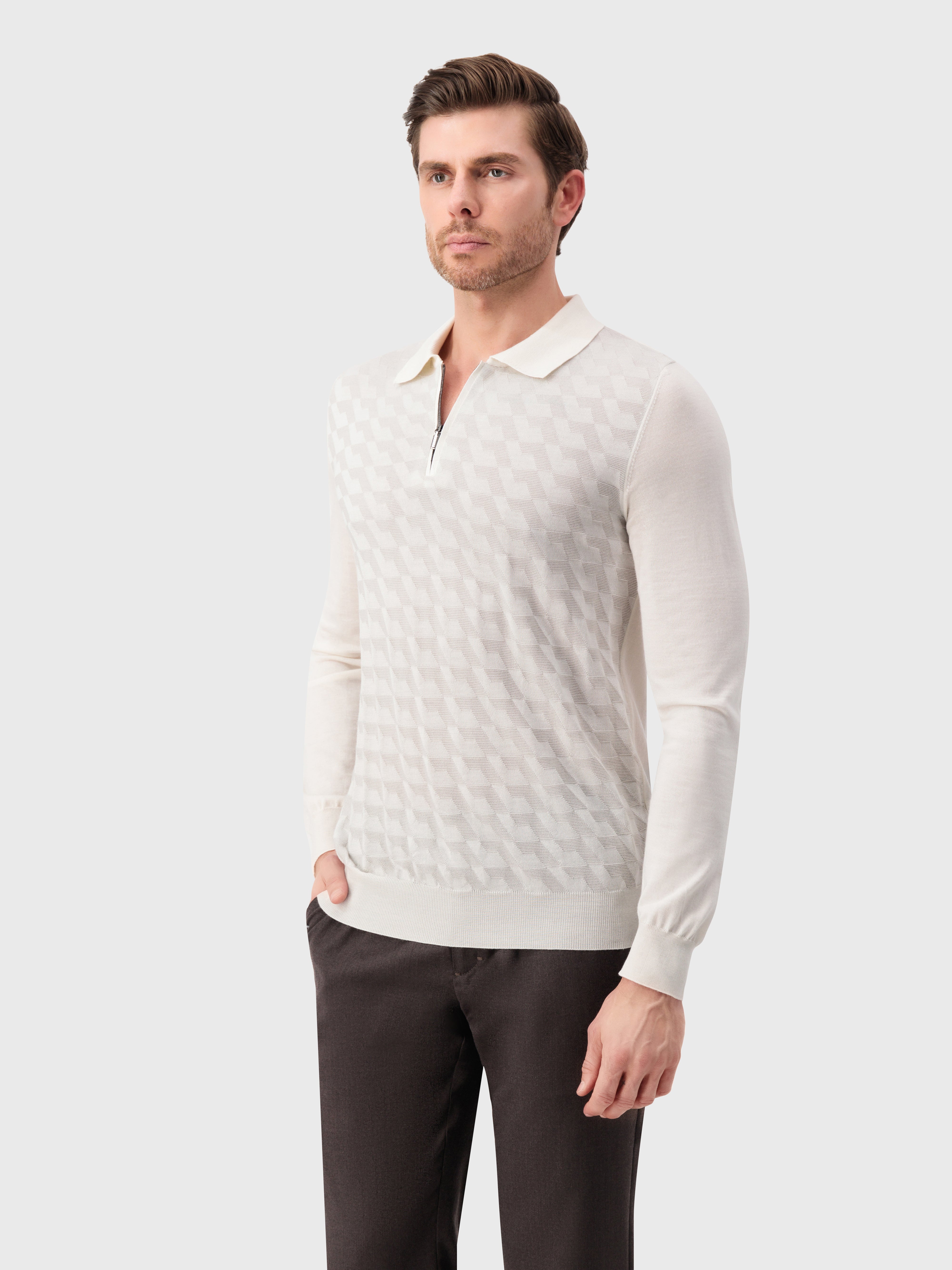 قميص بولو بسحاب من الكشمير والحرير الأبيض