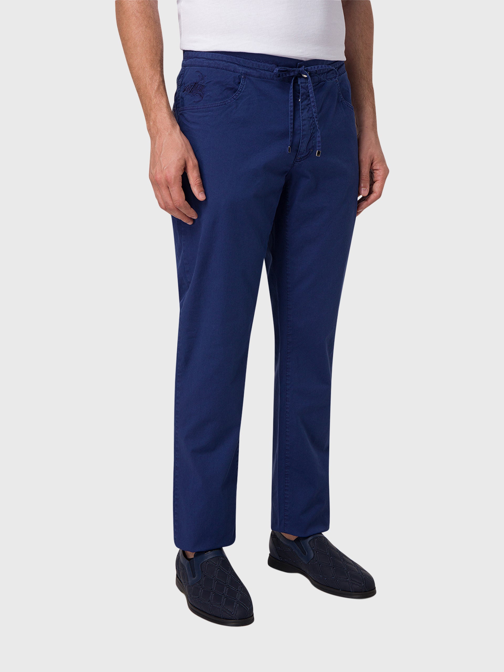 بنطلون جينز بقصة ضيقة مرنة