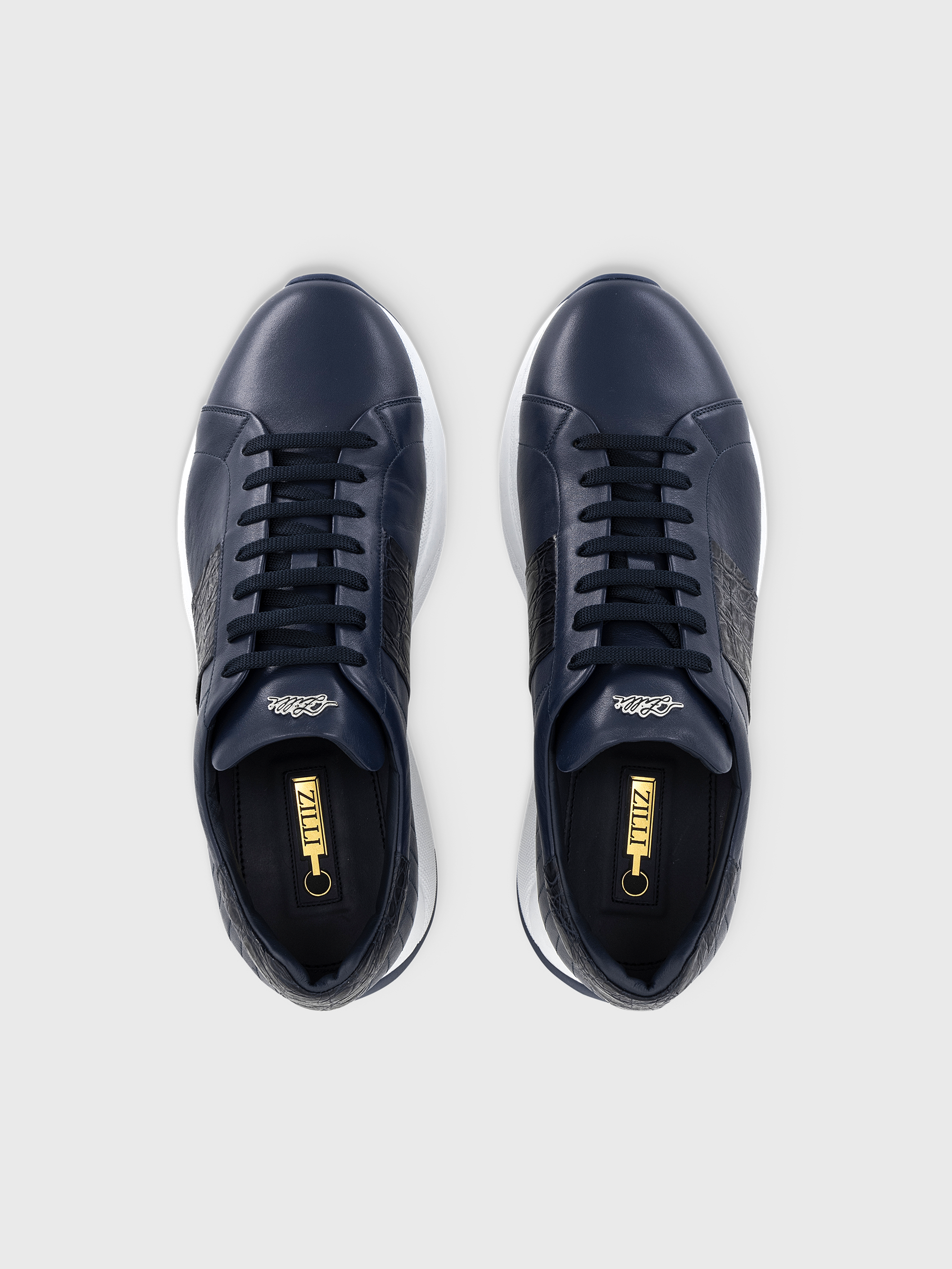 سنيكرز العلم