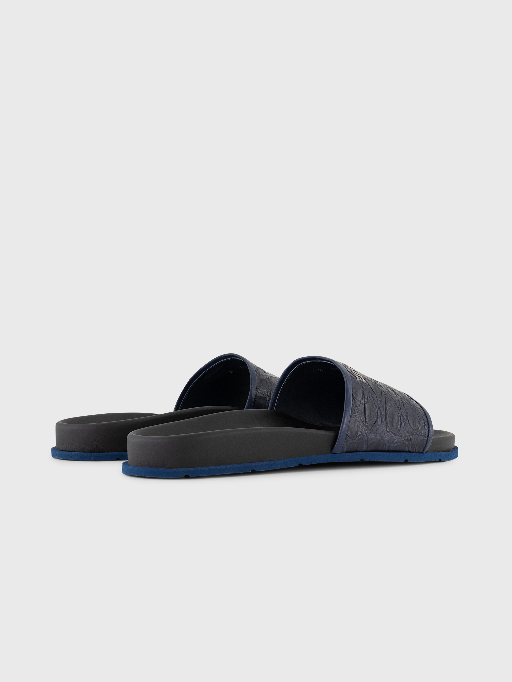 شرائح من جلد العجل والكيمان