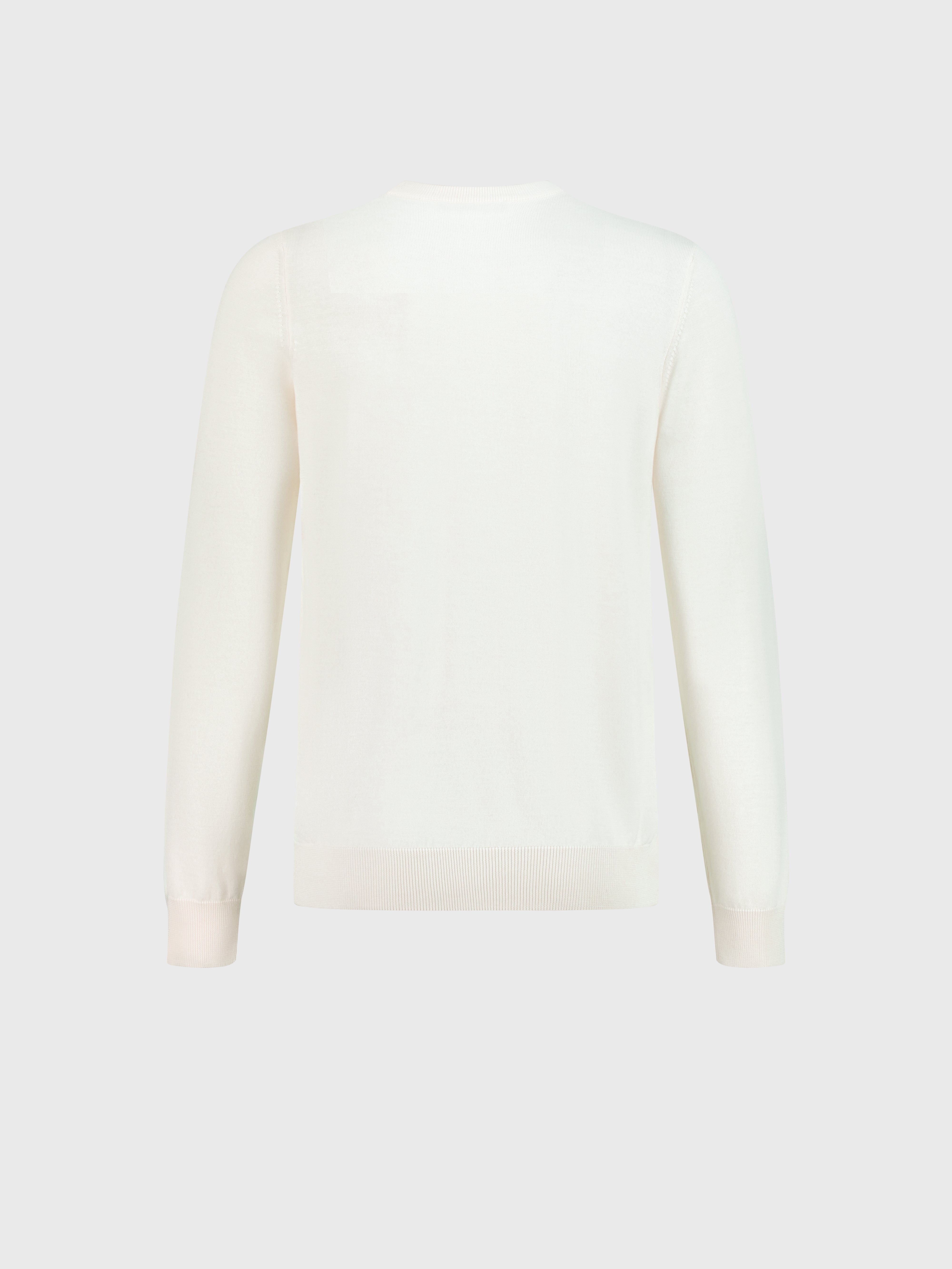 كنزة برقبة مستديرة أبيض