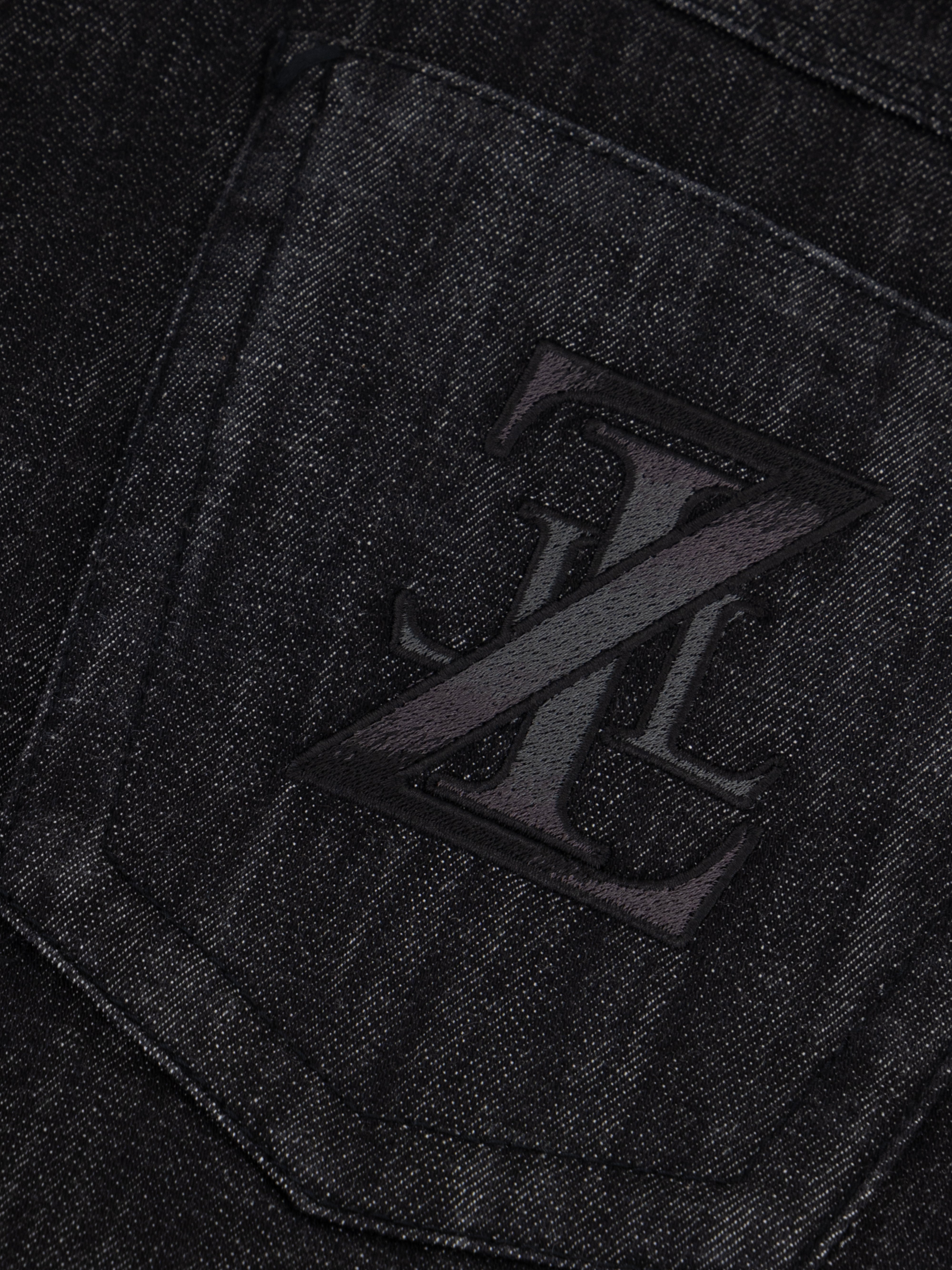 جينز جينز جينز أسود