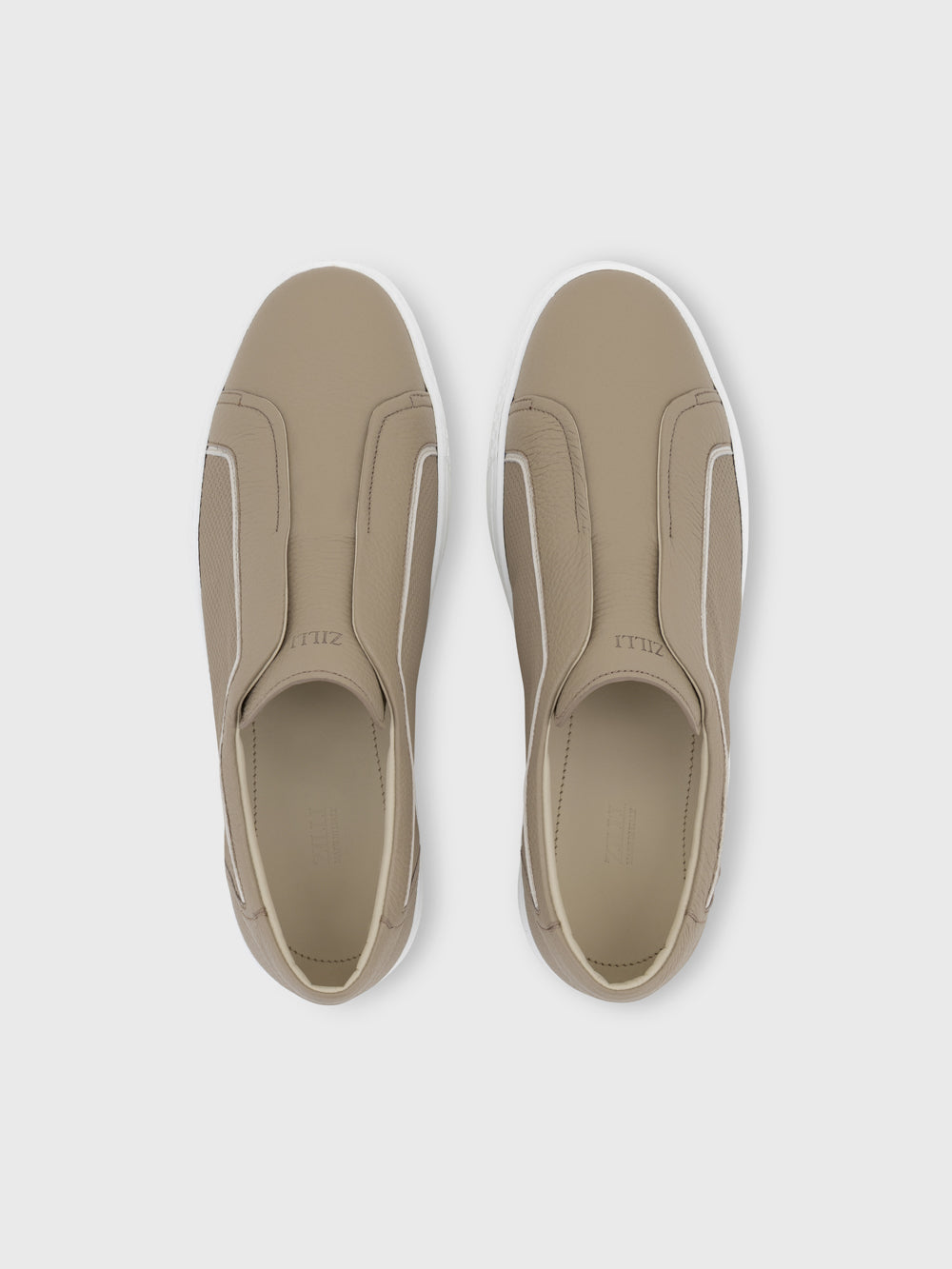 حذاء سنيكرز جلدي قابل للانزلاق - رمادي داكن