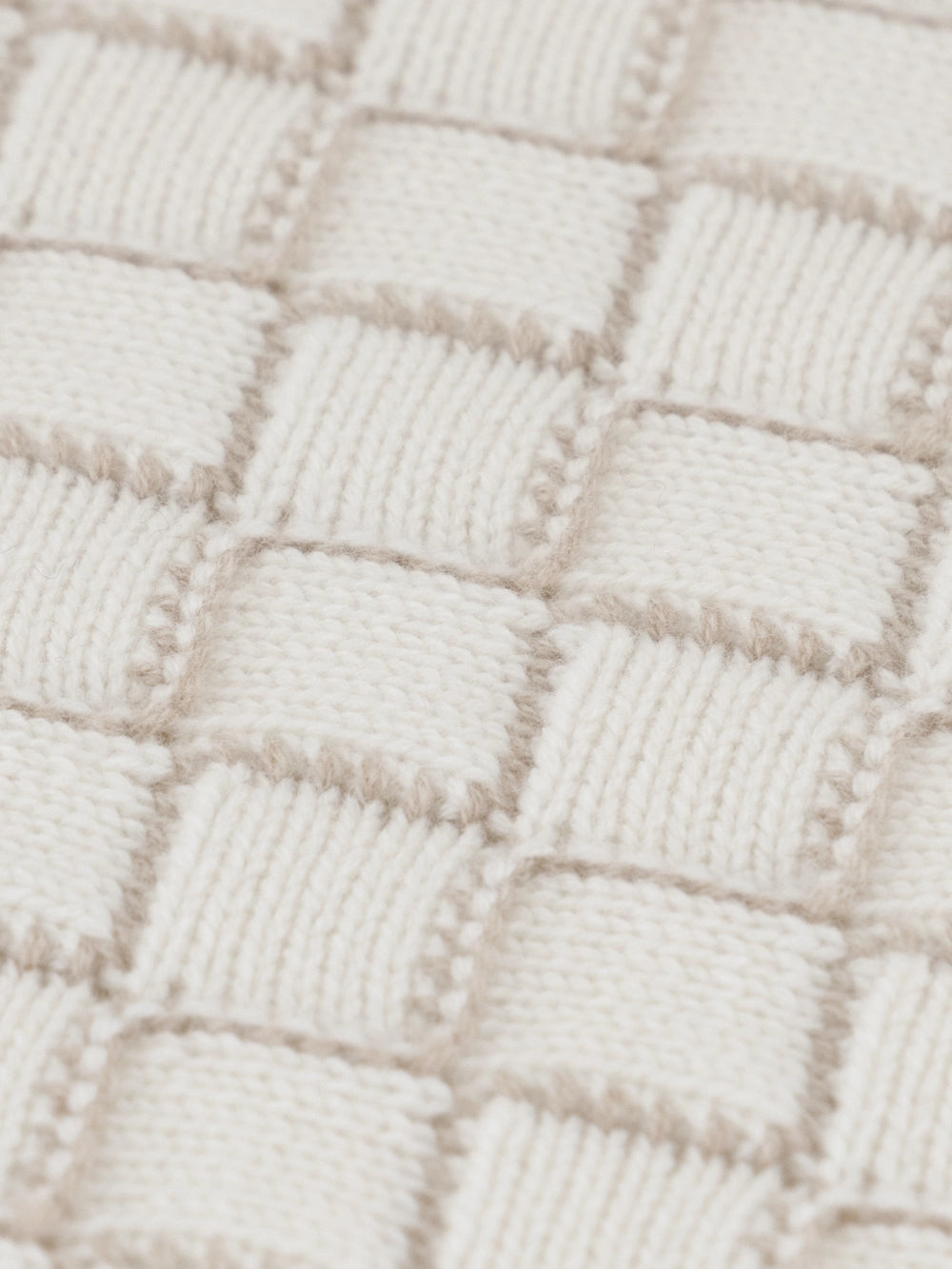 كنزة صوفية من الألماس-بروكيد - أشقر فاتح اللون