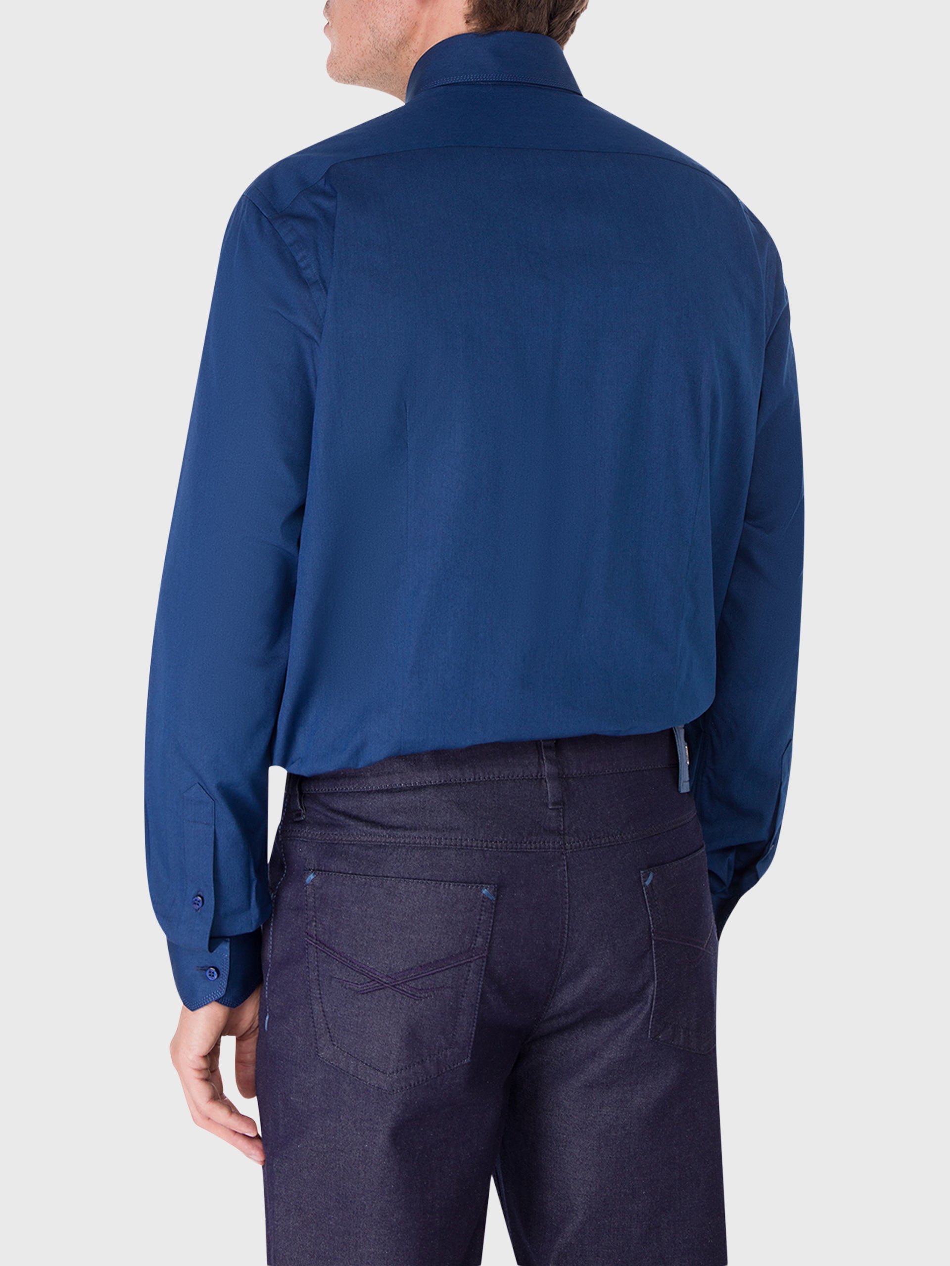 قميص بأكمام طويلة من القطن والليكرا