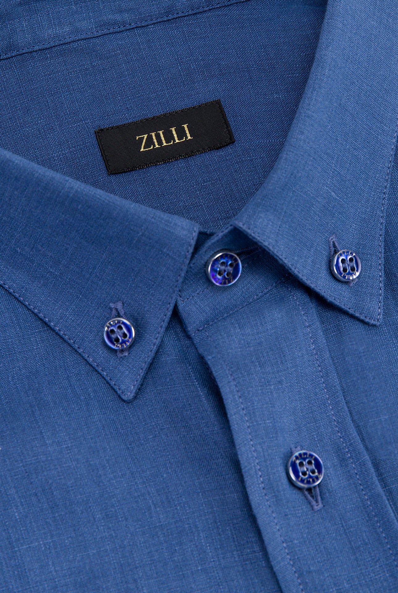 قميص بأكمام قصيرة بتطريزات مميزة