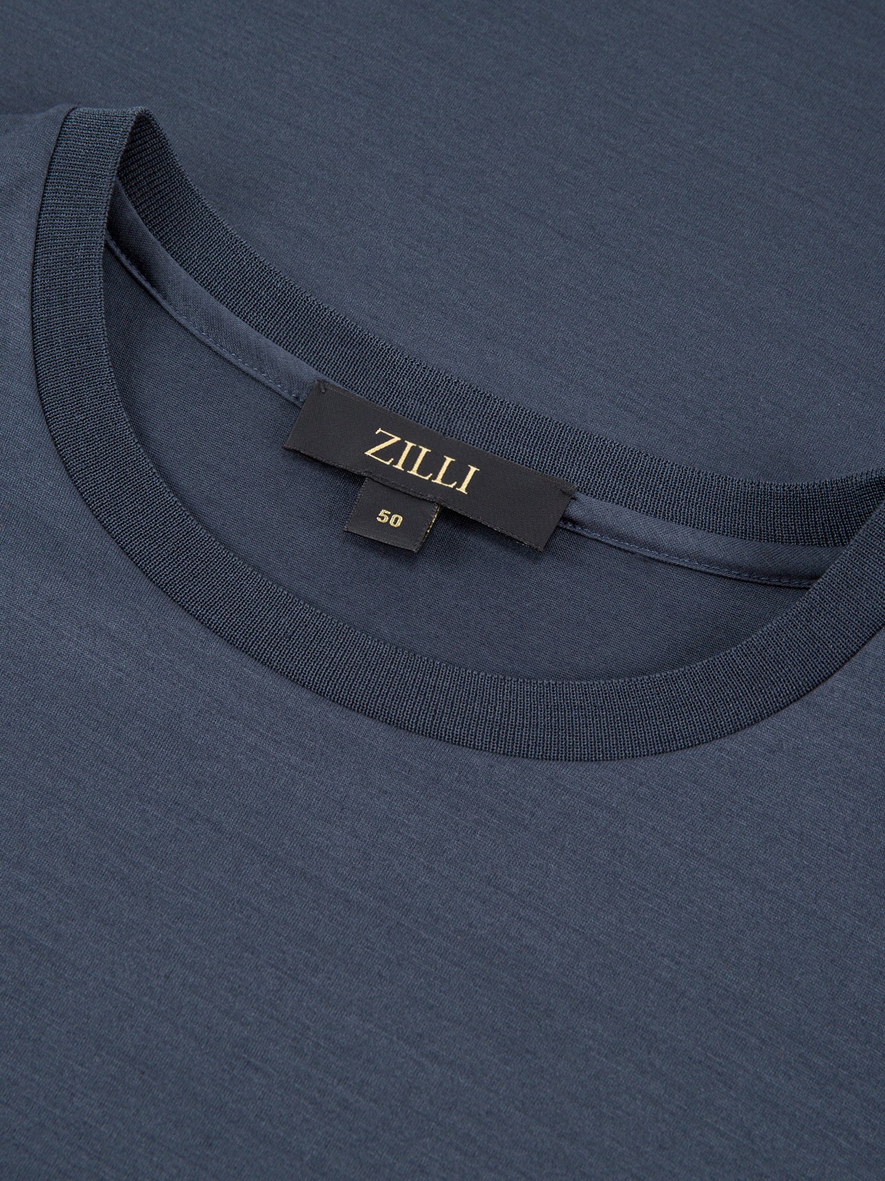 تي شيرت قطن بلمسة نهائية ساتانية