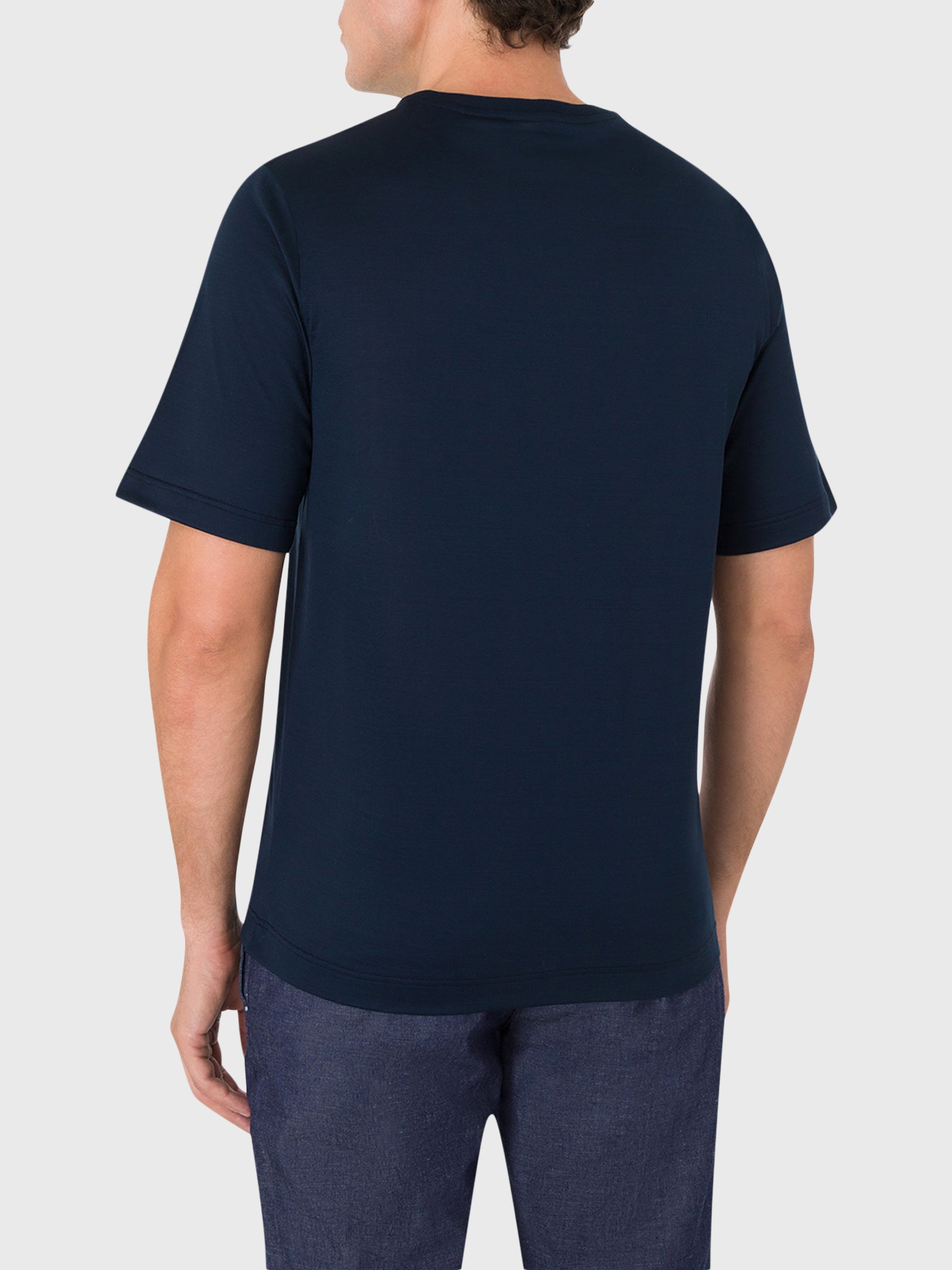 تي شيرت قطن بلمسة نهائية ساتانية