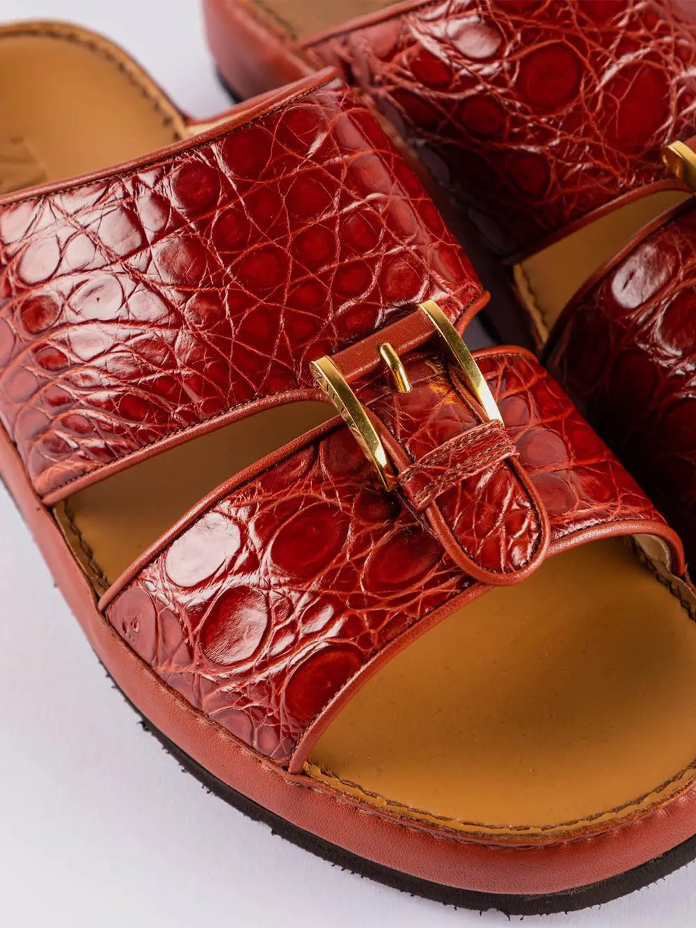 Sandals Arabic style in caiman leather