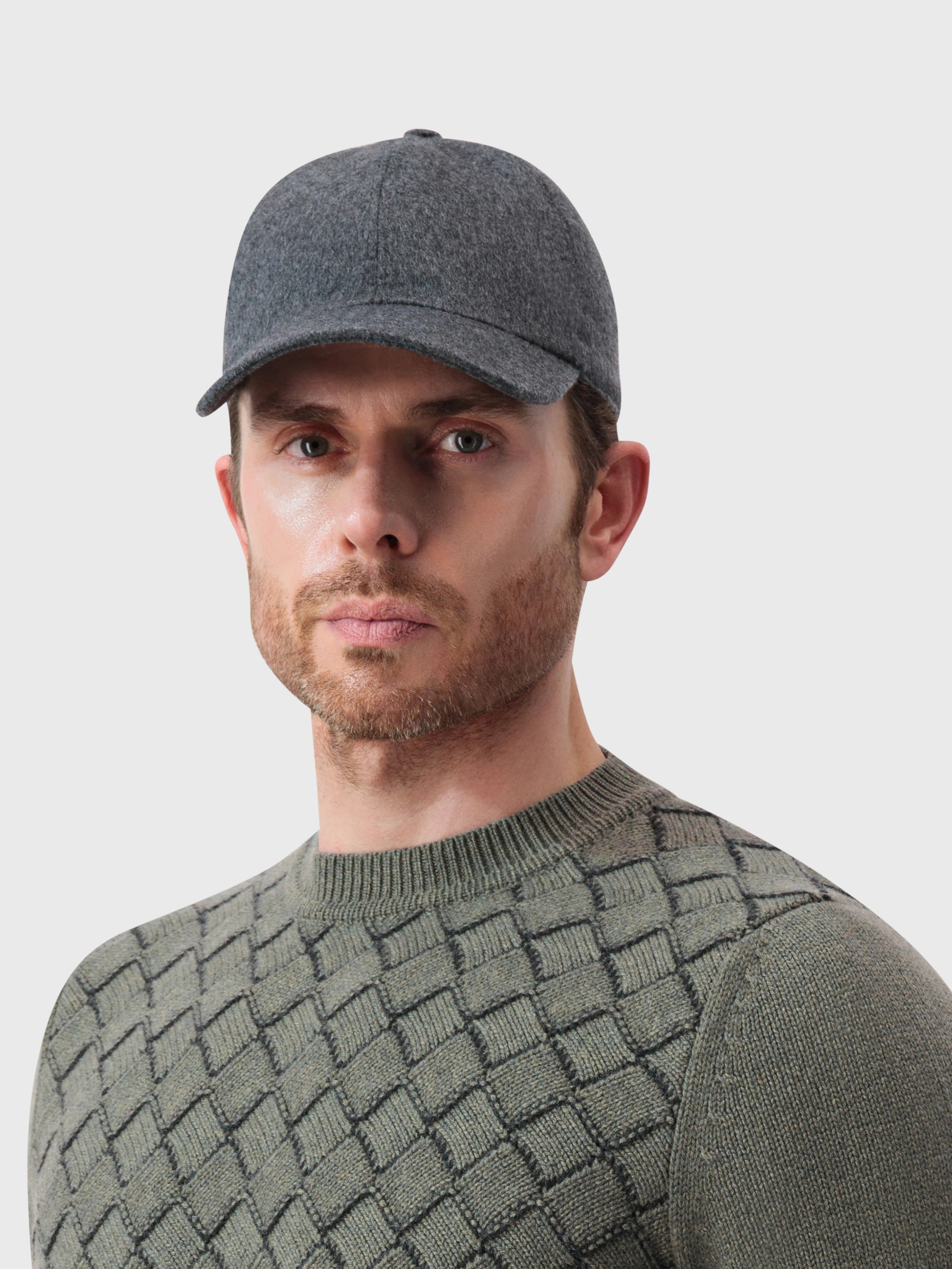 Шапка с вышивкой ZILLI - Угольный