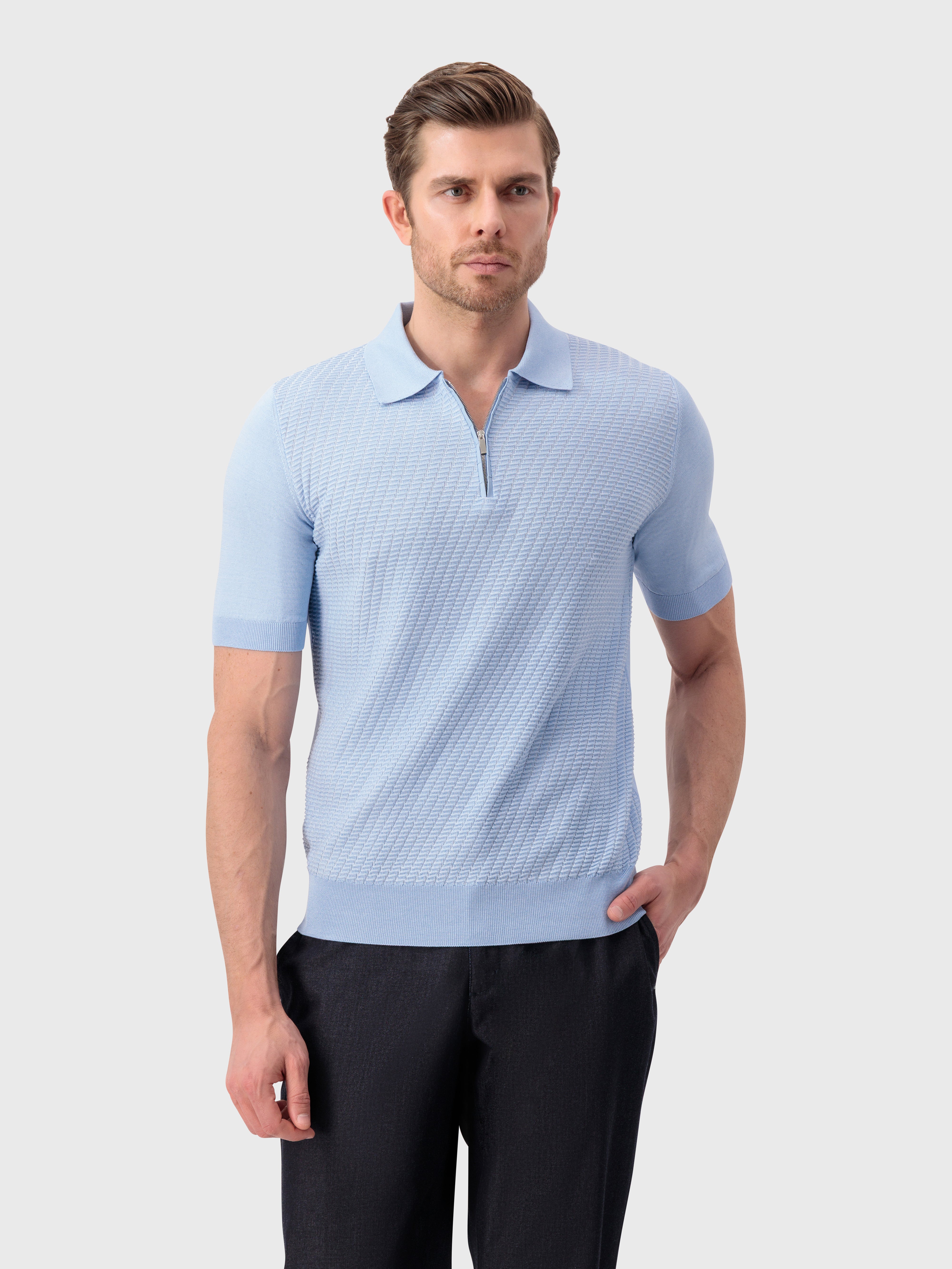 Трикотажное поло из шелка и хлопка с отделкой под крокодила "Корзинка" - бледно-голубой оникс