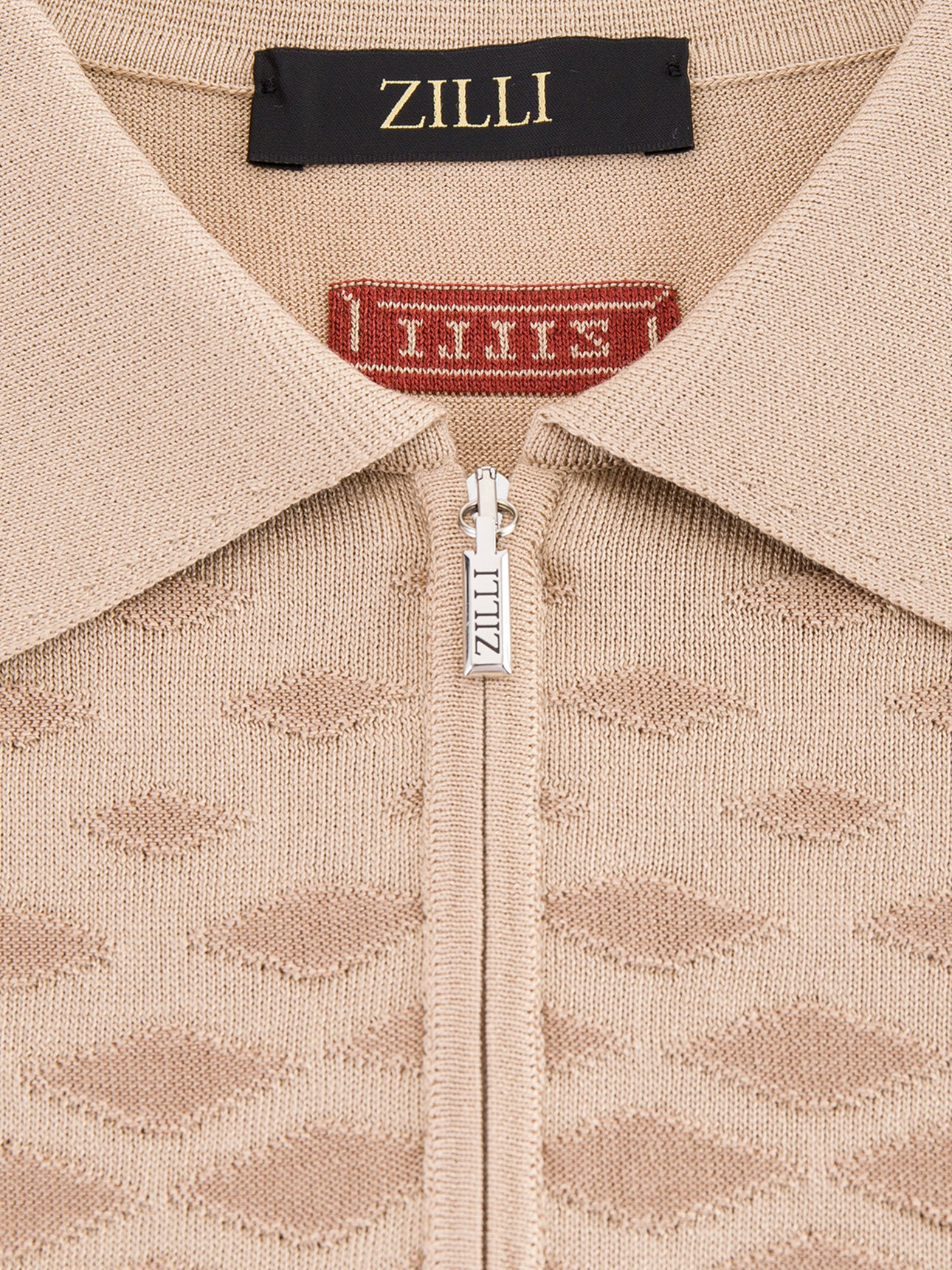 Поло с коротким рукавом на молнии и бриллиантовым узором