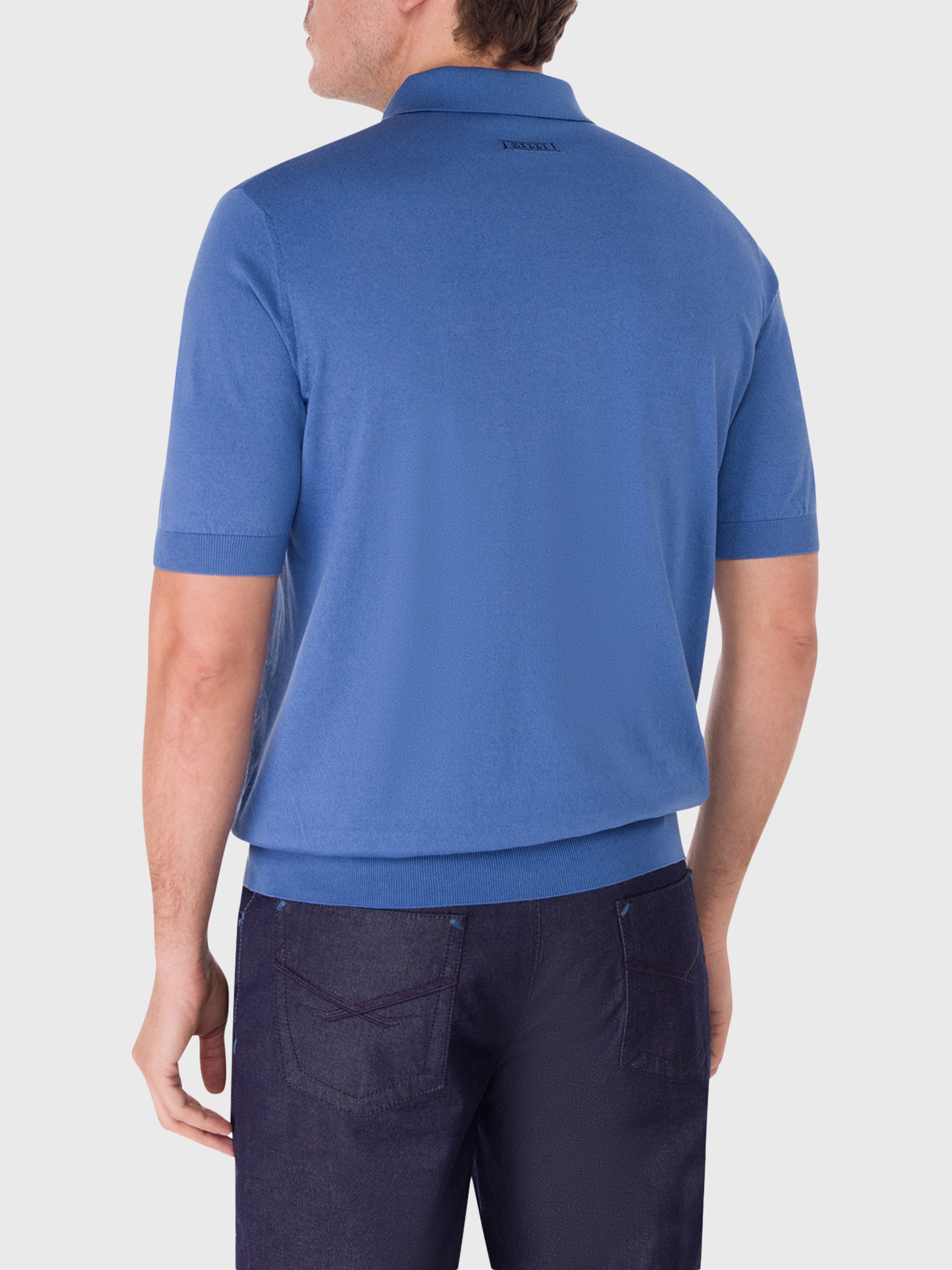 Поло с коротким рукавом на молнии и бриллиантовым узором