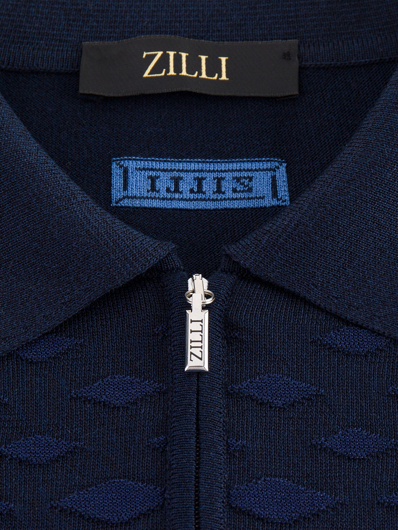 Поло с коротким рукавом на молнии и бриллиантовым узором