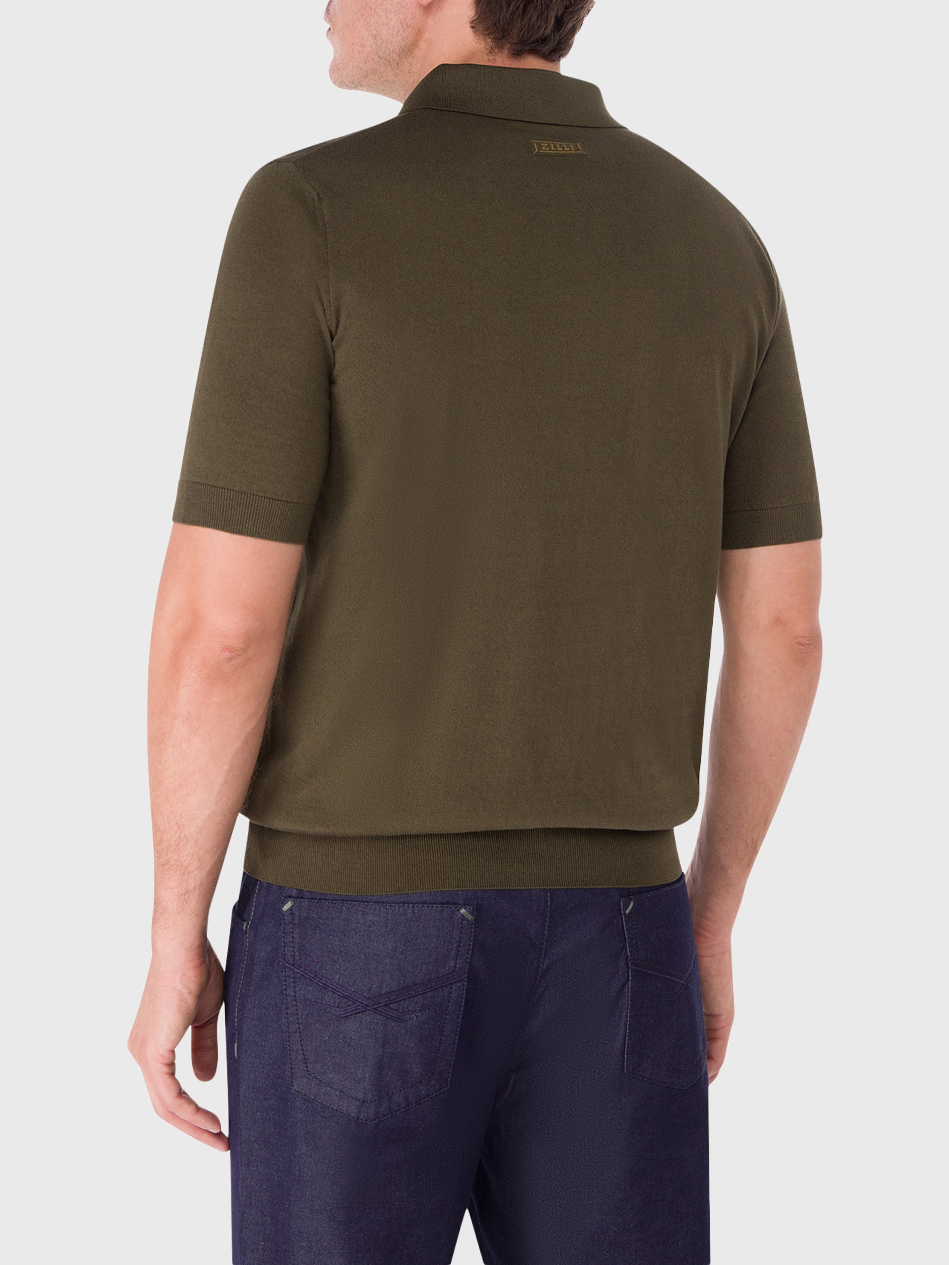 Поло с коротким рукавом на молнии и бриллиантовым узором