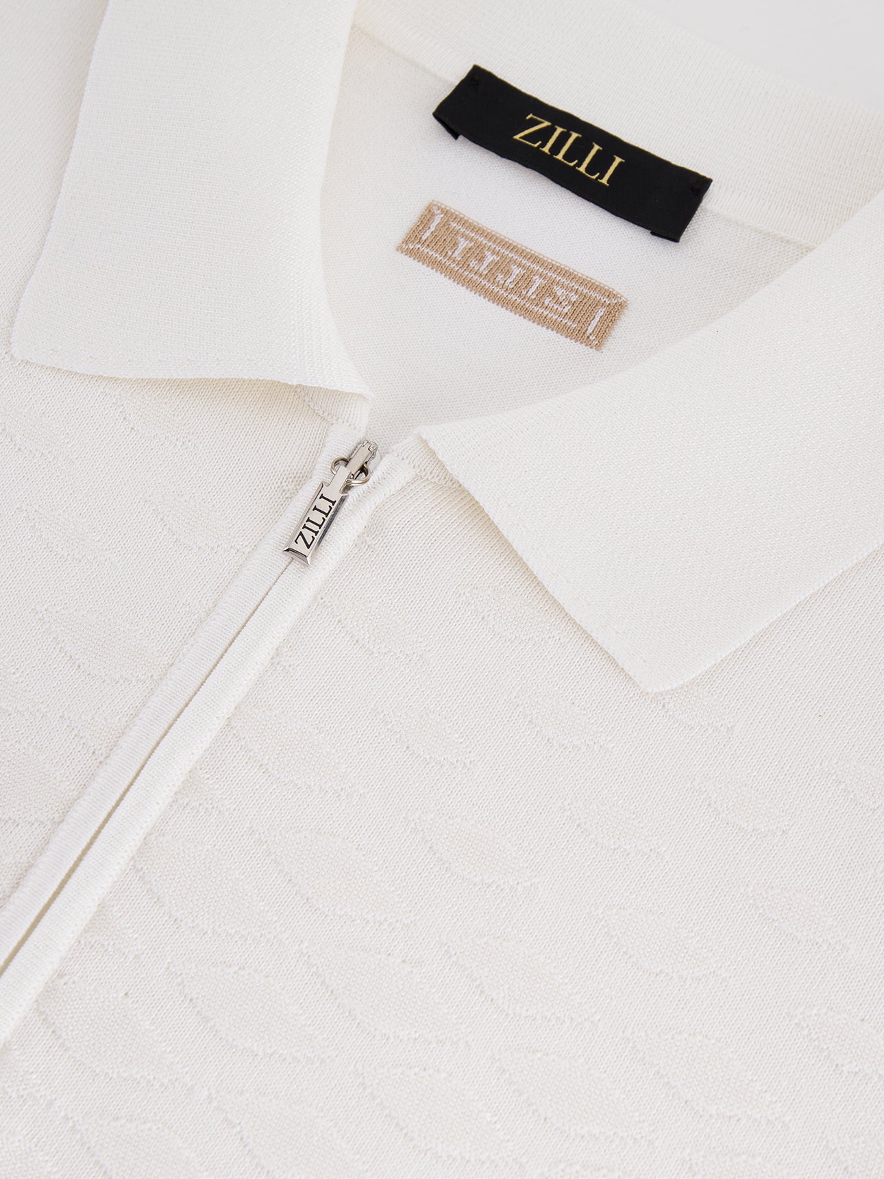 Поло с коротким рукавом на молнии и бриллиантовым узором