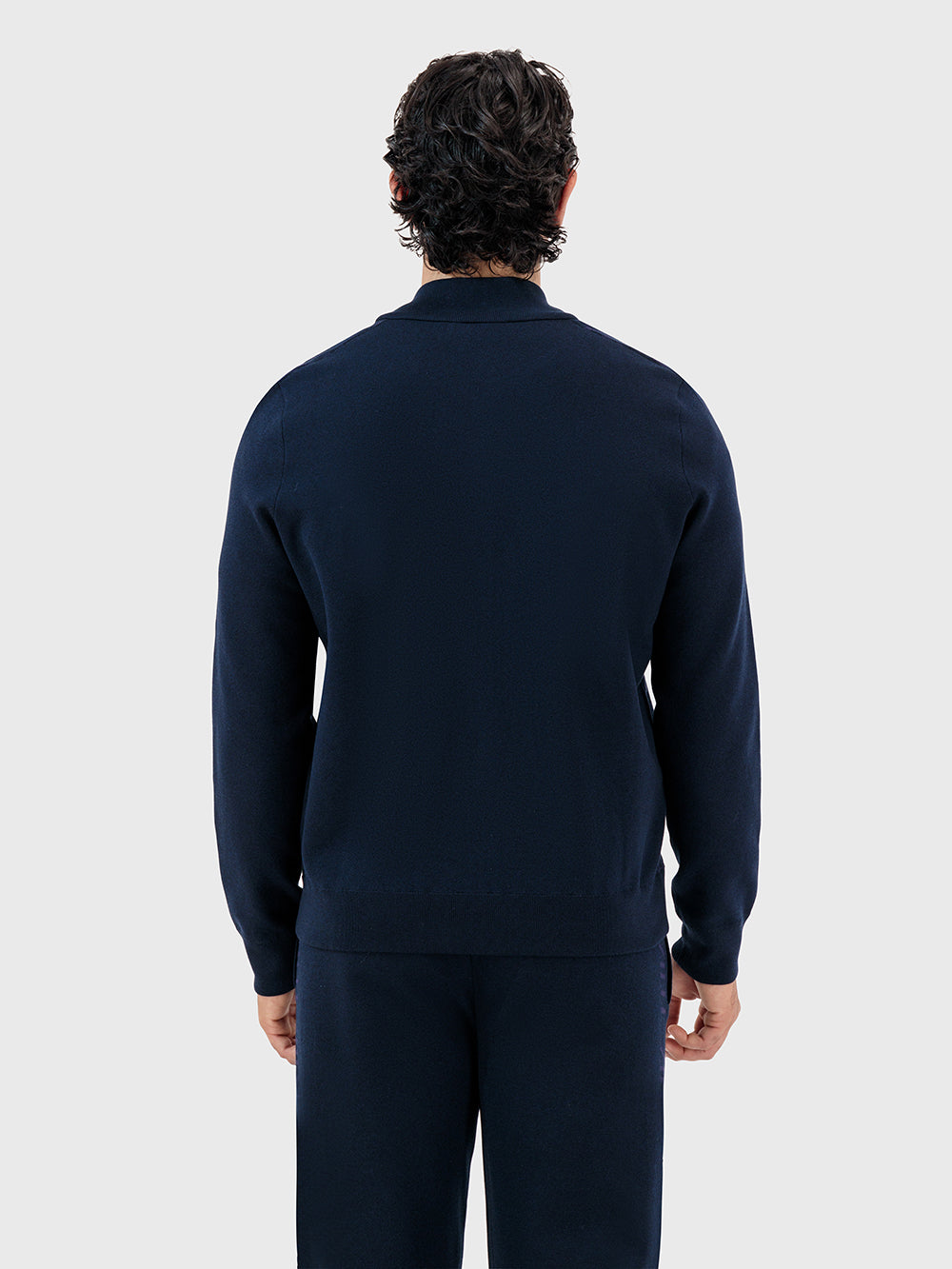 Спортивный костюм на молнии с поперечным рисунком