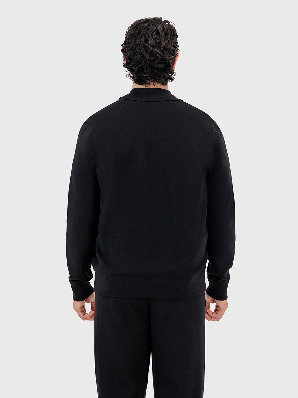 Спортивный костюм на молнии с поперечным рисунком