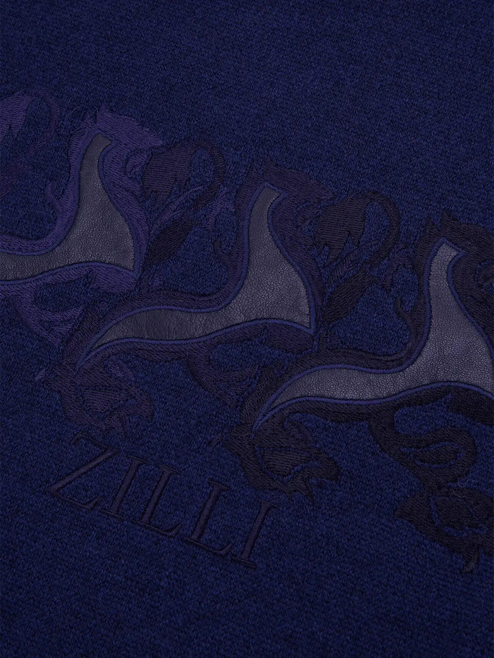 Свитер из шерсти и кашемира с вышивкой в виде тройного грифона