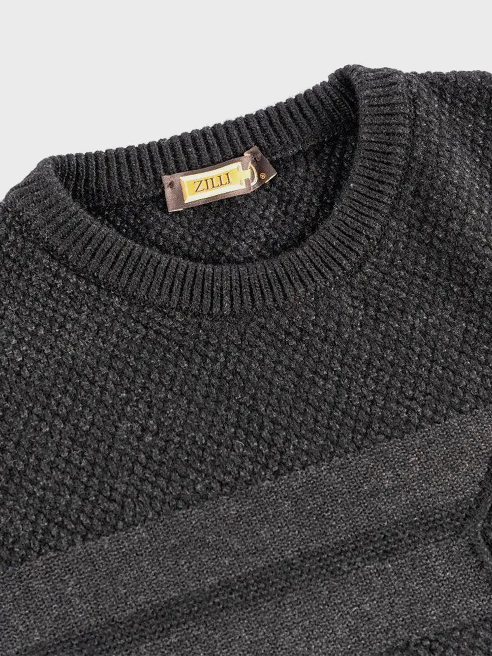 Свитер с круглым вырезом