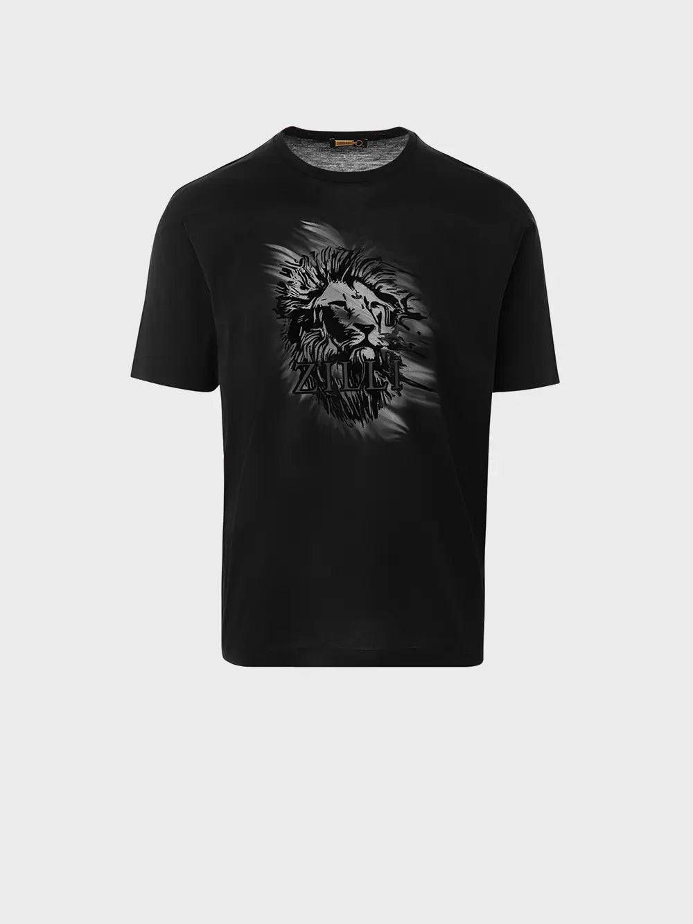 Футболка с вышивкой "Лев на ветру