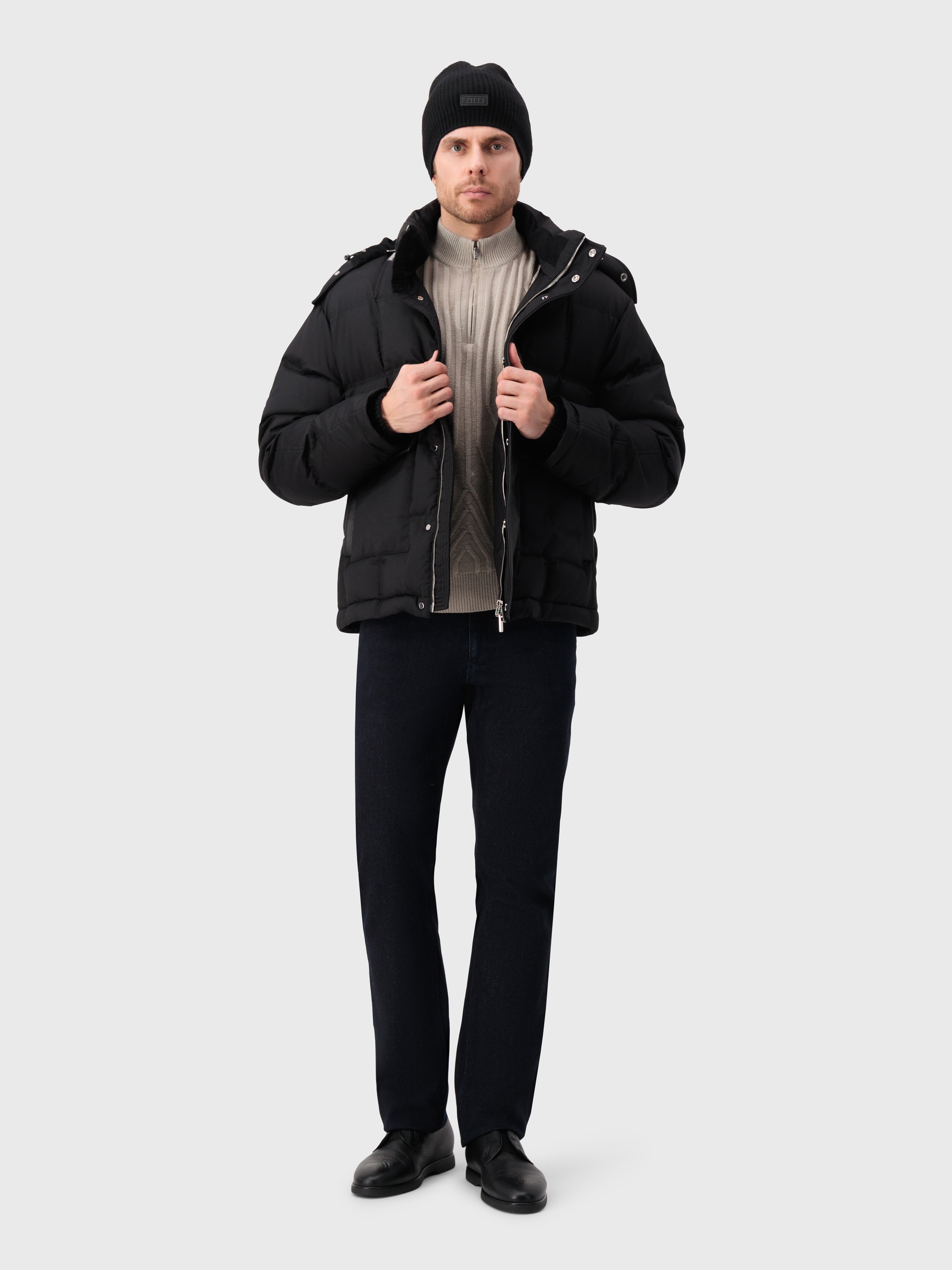 Стеганая шерстяная пуховая куртка черного цвета