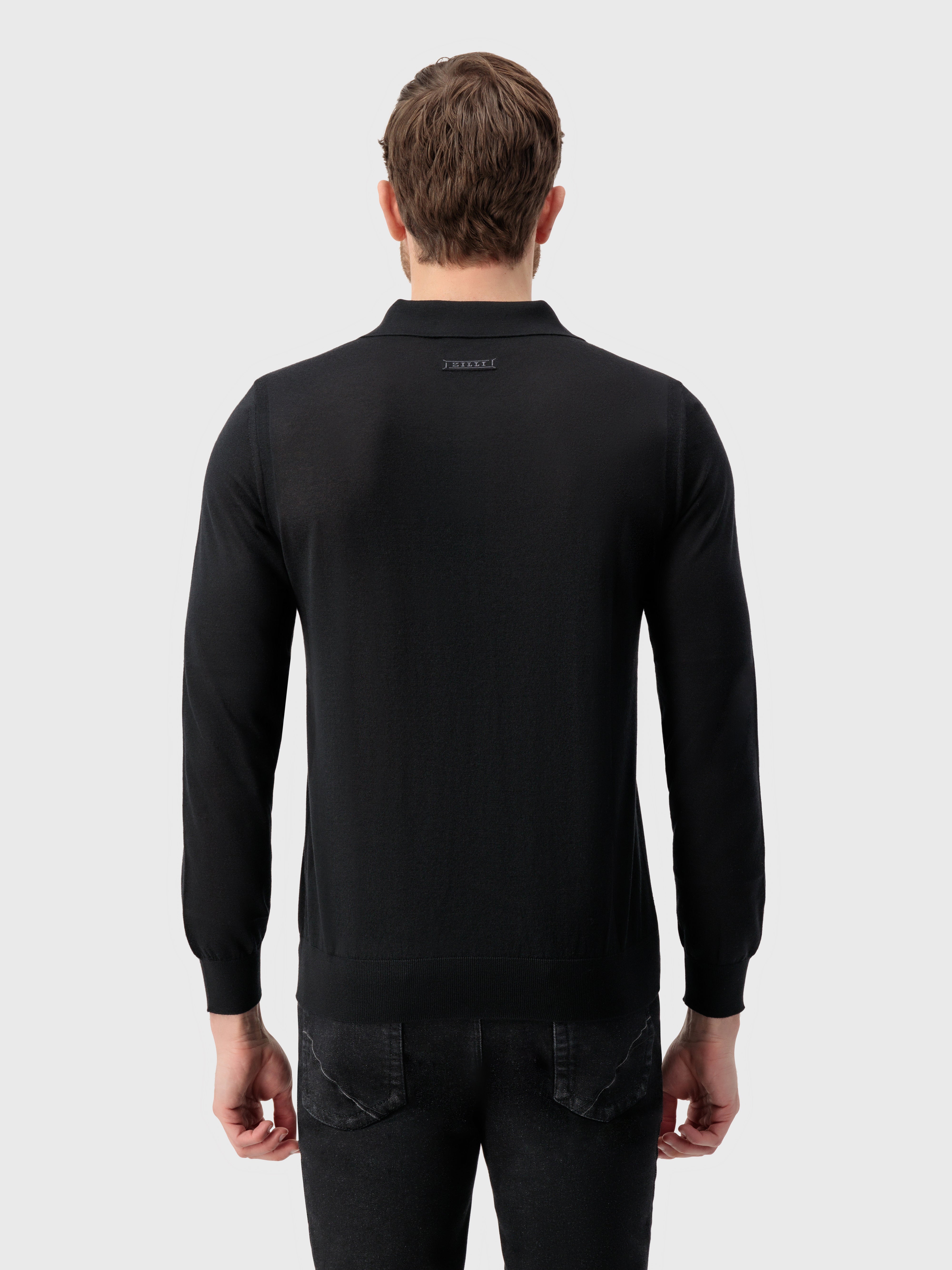 Трикотажный свитер черный