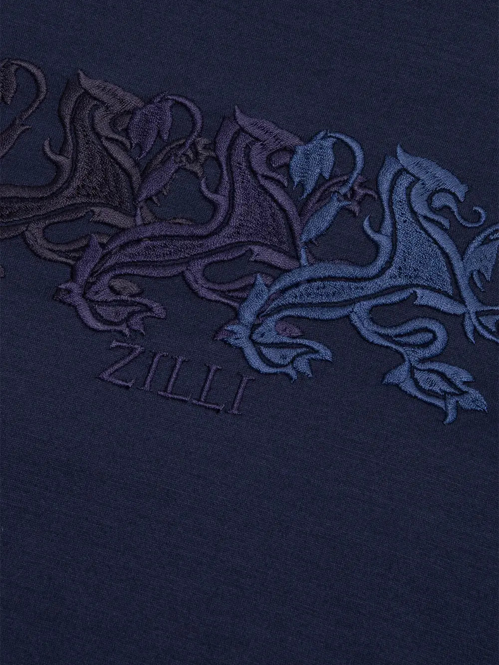 Футболка с вышивкой в виде тройного грифона