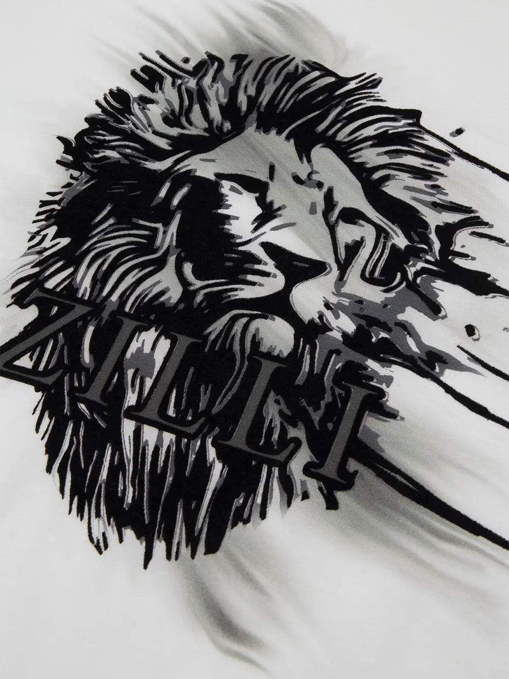 تي شيرت بتطريز أسد في مهب الريح