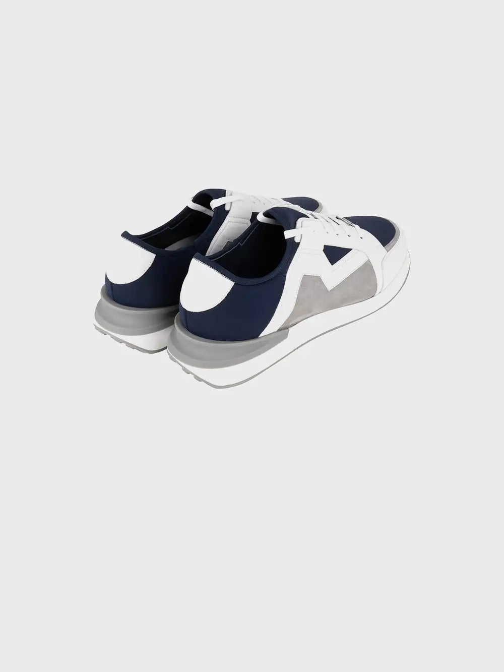 حذاء زيلي الرياضي من جلد العجل الأبيض من زيلي مع بطانة من جلد النابا الناعم