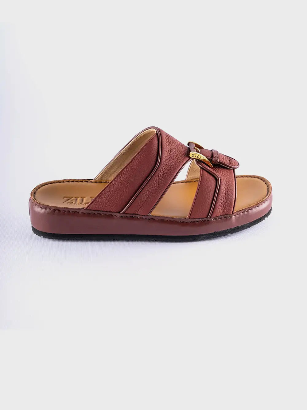 صندل على الطراز العربي من جلد الغزلان