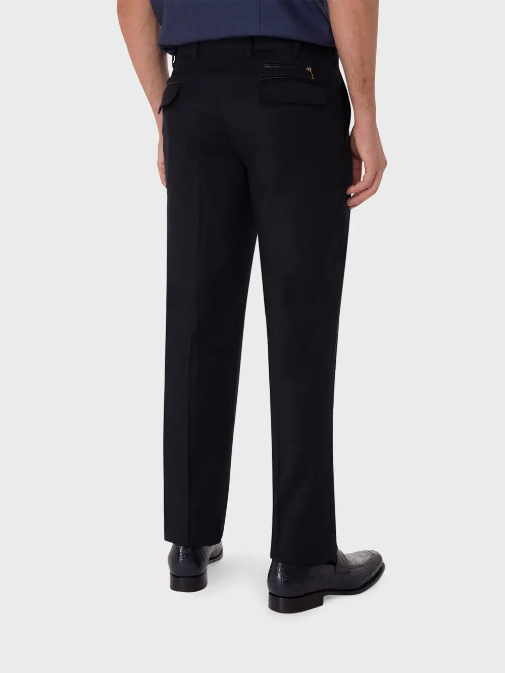 بنطلون من الصوف والفانيلا