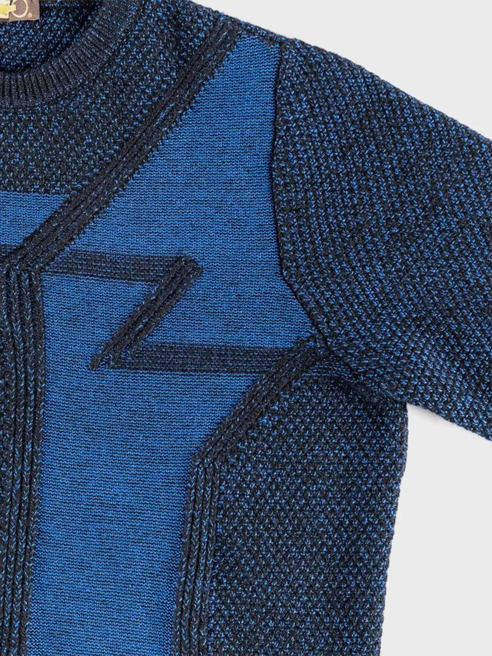 كنزة برقبة مستديرة