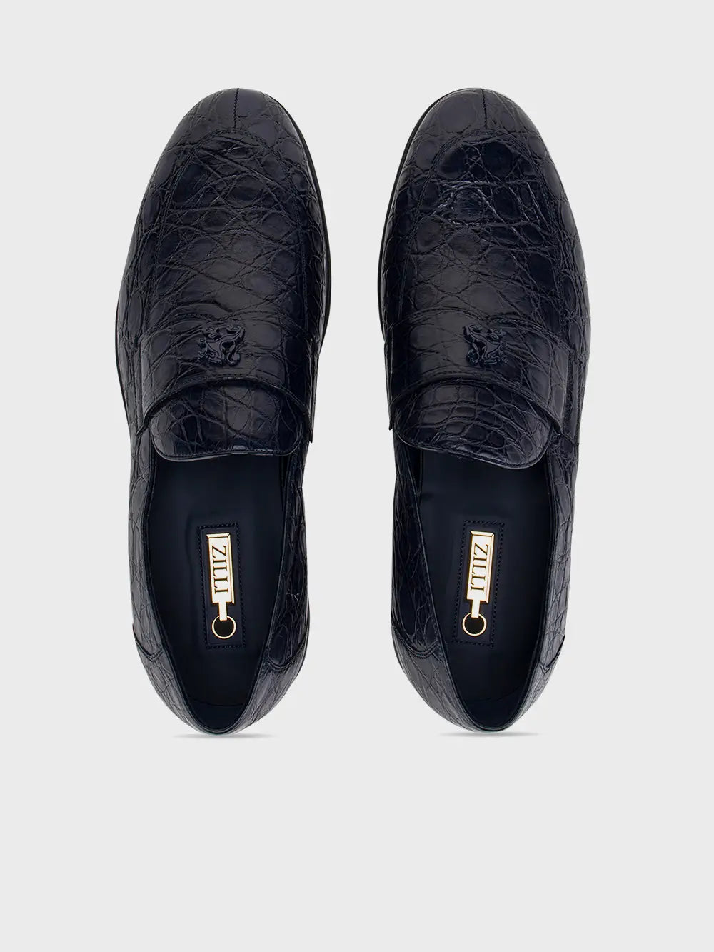 حذاء بدون كعب من جلد التمساح بنعل مطاطي أسود