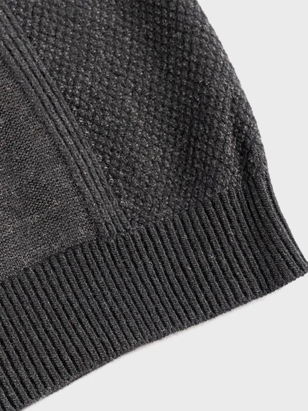 كنزة برقبة مستديرة