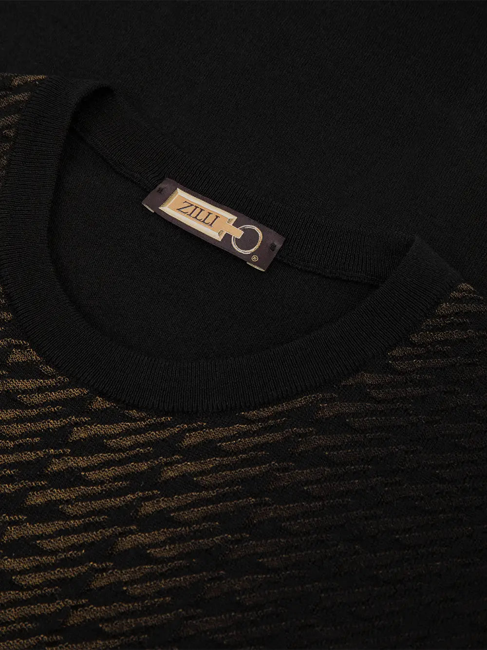 كنزة برقبة مستديرة