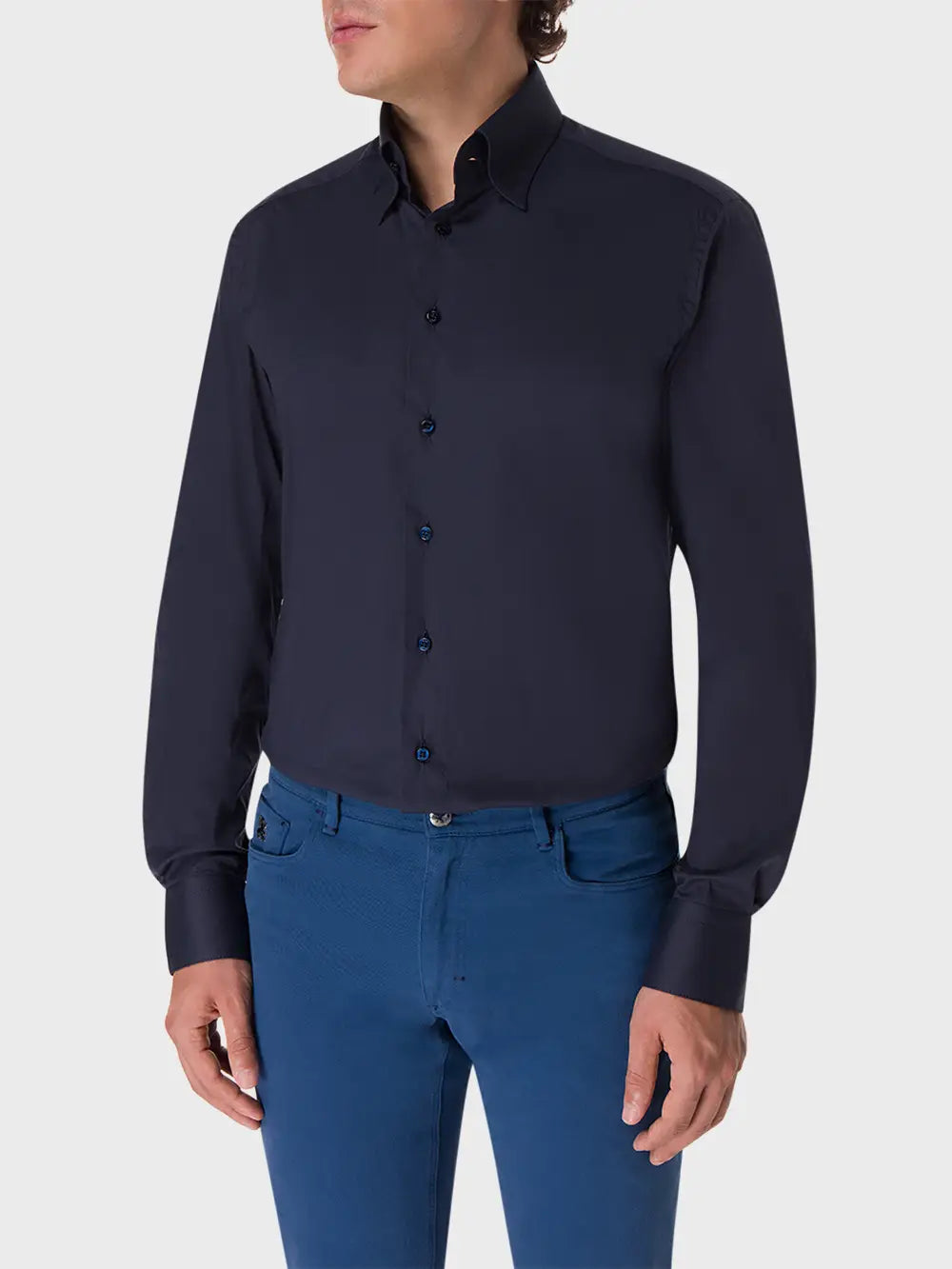 قميص كلاسيكي من مزيج القطن الكلاسيكي بياقة على الطراز الأمريكي الفريد