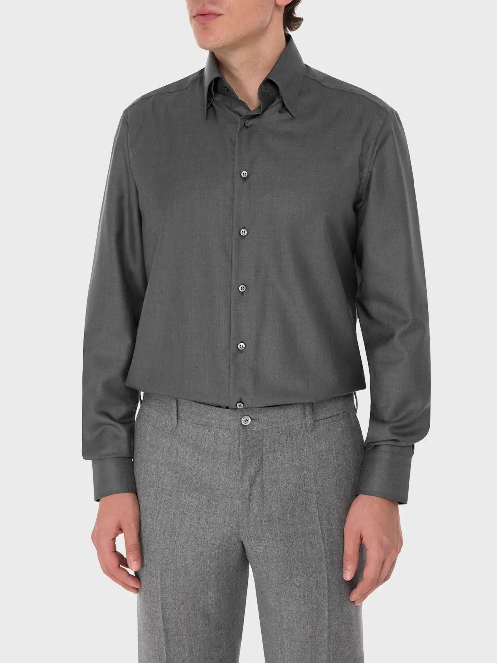 قميص كلاسيكي بأكمام طويلة