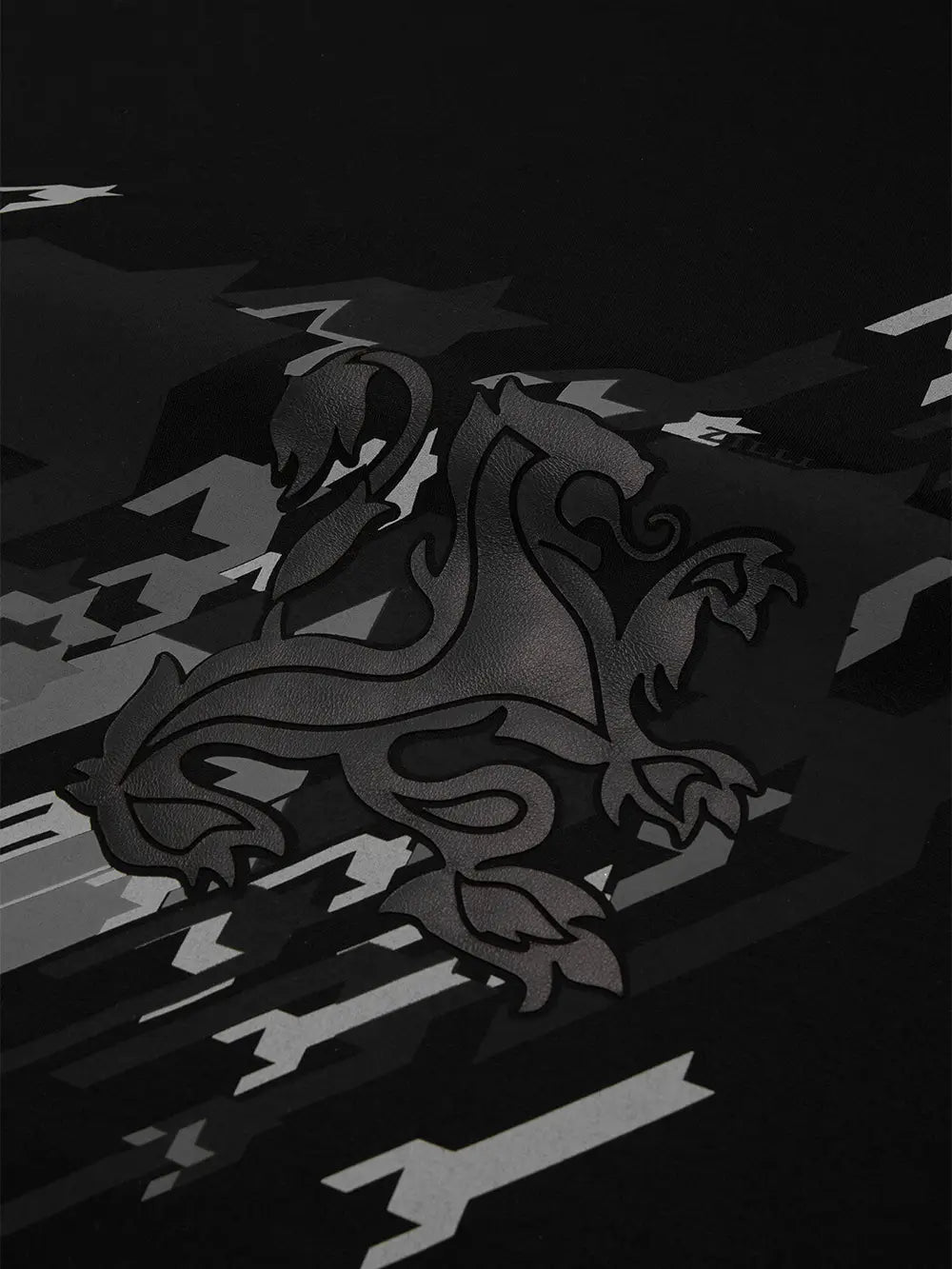 تي شيرت جريفون مرصع بجلد الخروف